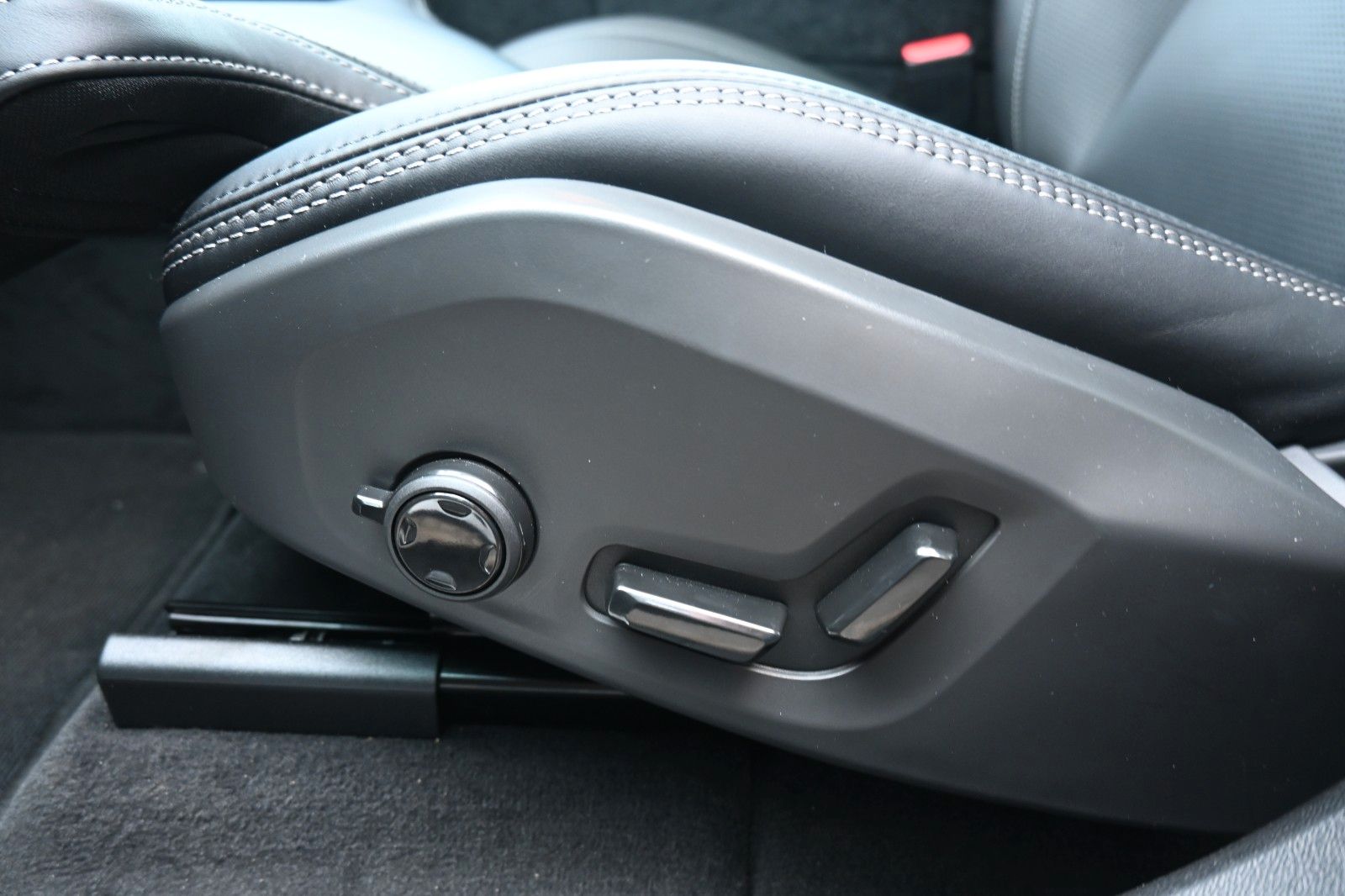 Volvo XC60 T6 AWD RC Plus Bright*PANO*360*Luft*H&K*ACC