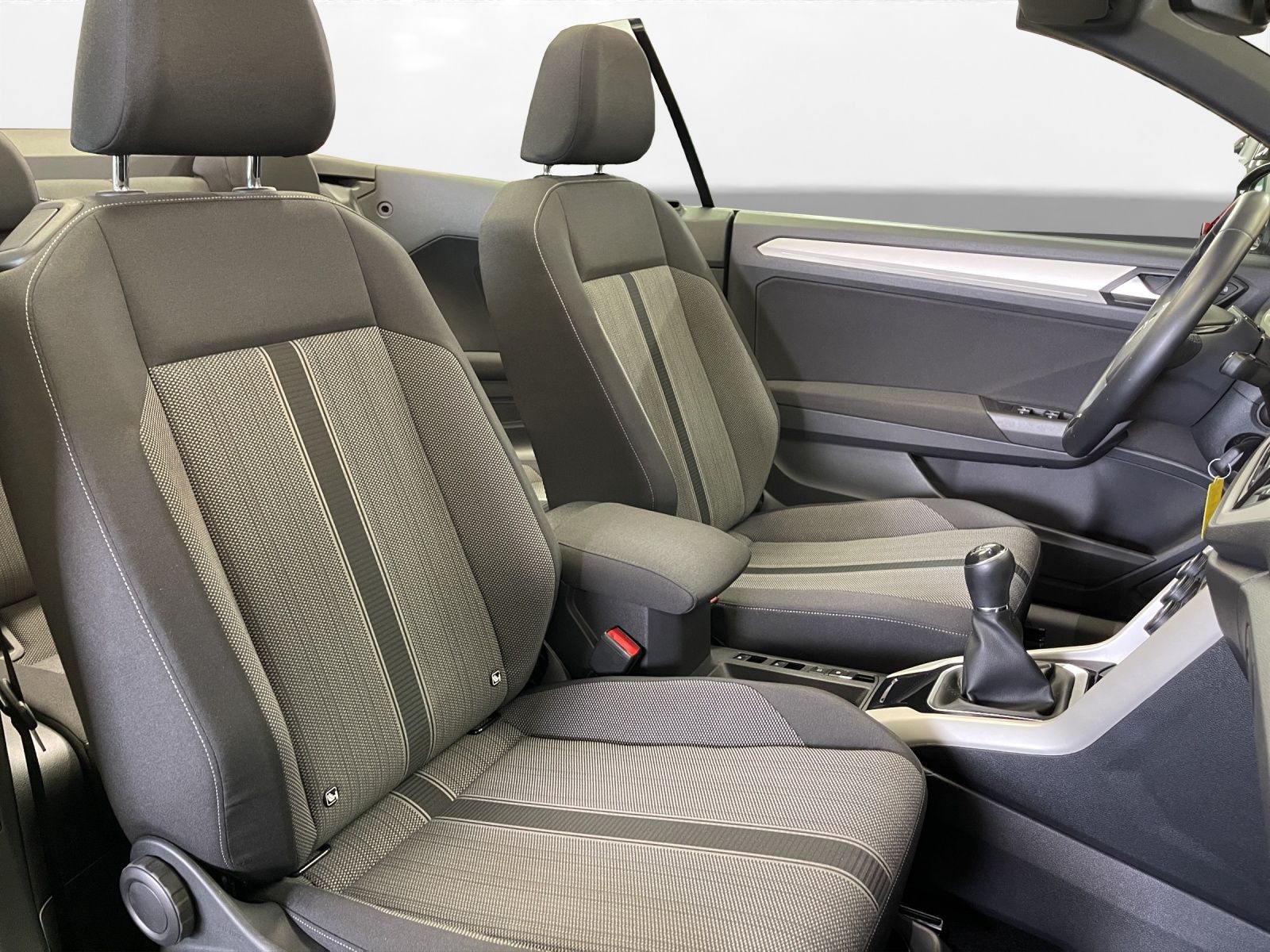 Volkswagen T-Roc Style - Samsaru's Car Outlet