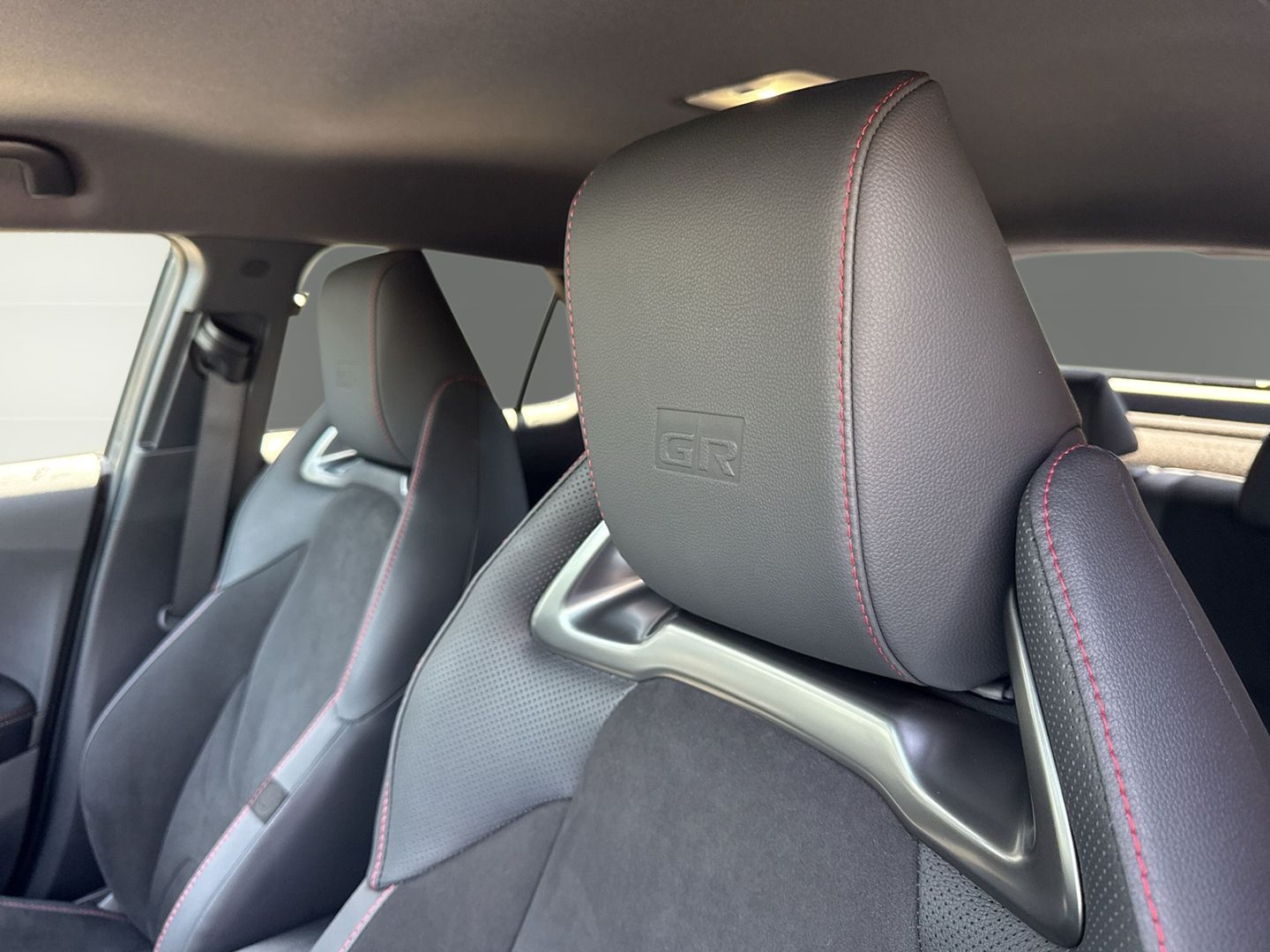 Toyota C-HR 2.0 Plug-In Hybrid GR SPORT +Navi +LED +Kam