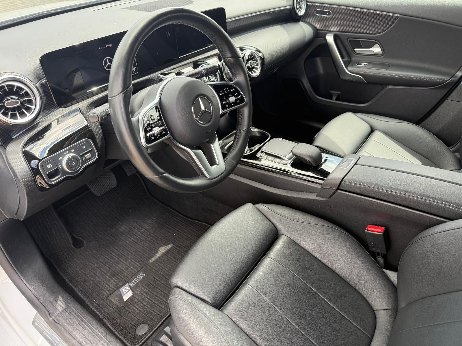 Mercedes-Benz A 200 7G-DTC Advanced - Samsaru's Car Outlet