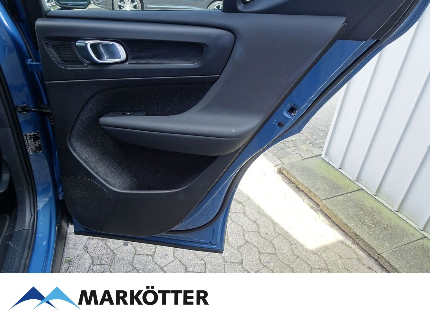 Volvo XC40 B3 Plus Dark - Samsaru's Car Outlet
