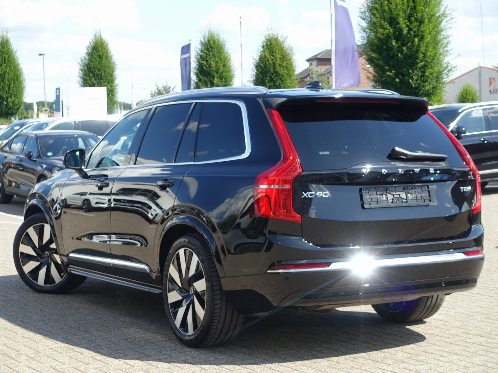 Volvo XC90 Plus Bright T8 Recharge AWD - Samsaru's Car Outlet