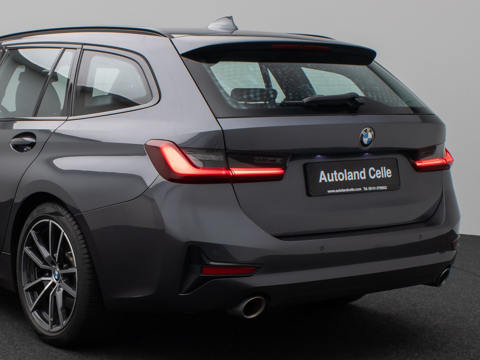 BMW 330i xD SportLine - Samsaru's Car Outlet