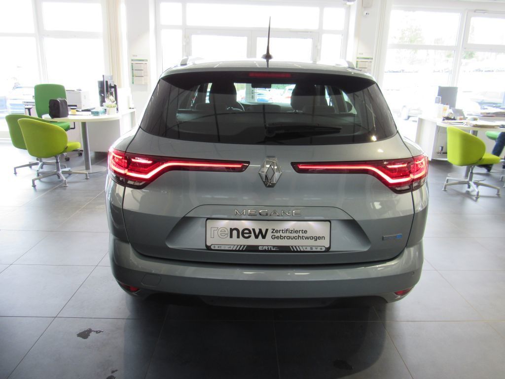 Renault Megane Grandtour ZEN E-TECH Plug-in - Samsaru's Car Outlet
