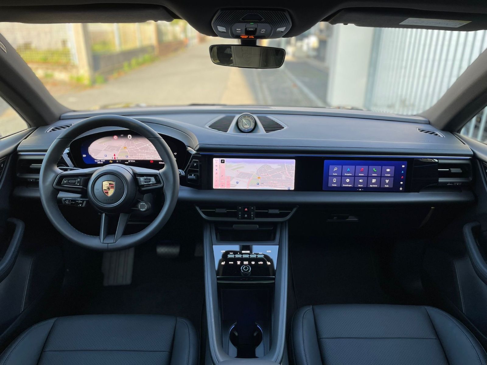 Porsche Macan 4 - Samsaru's Car Outlet