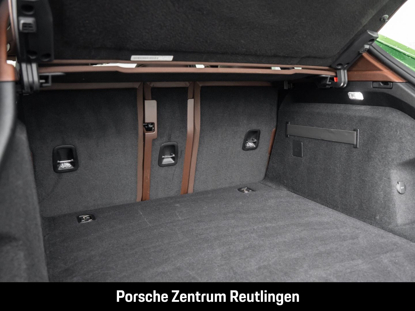 Porsche Taycan 4S Cross Turismo Burmester Surround-View