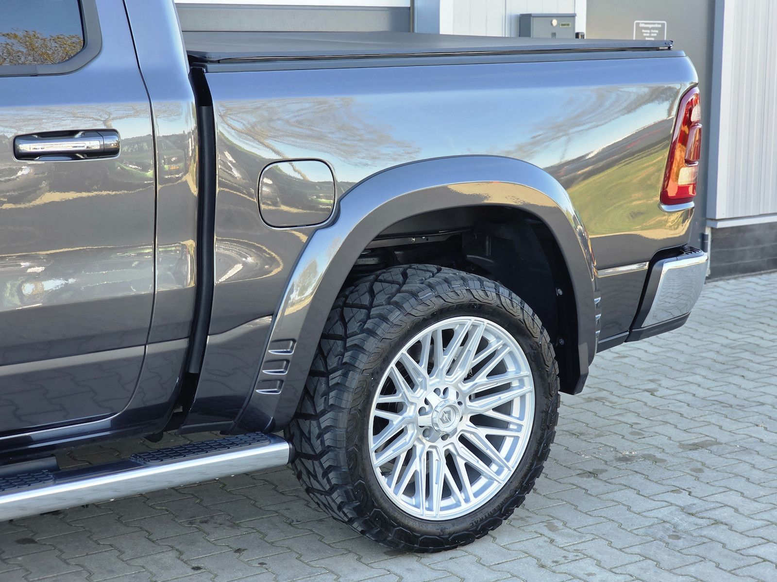Dodge RAM 1500 5.7 4x4 Laramie Memory AHK LED 3.5´´ RC