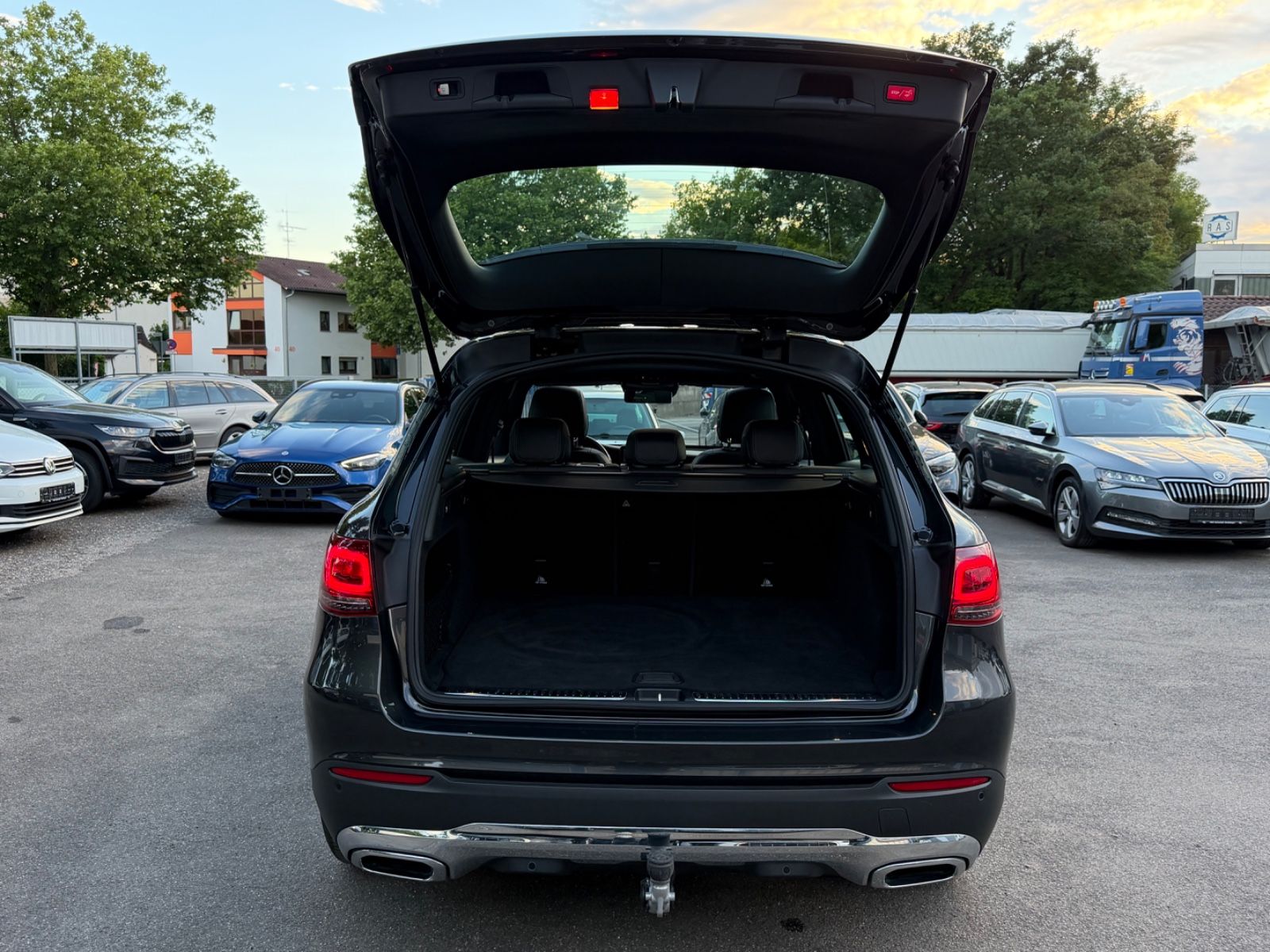 Mercedes-Benz GLC 300 d 4Matic *Exclusive+Head-up+Pano+AHK*