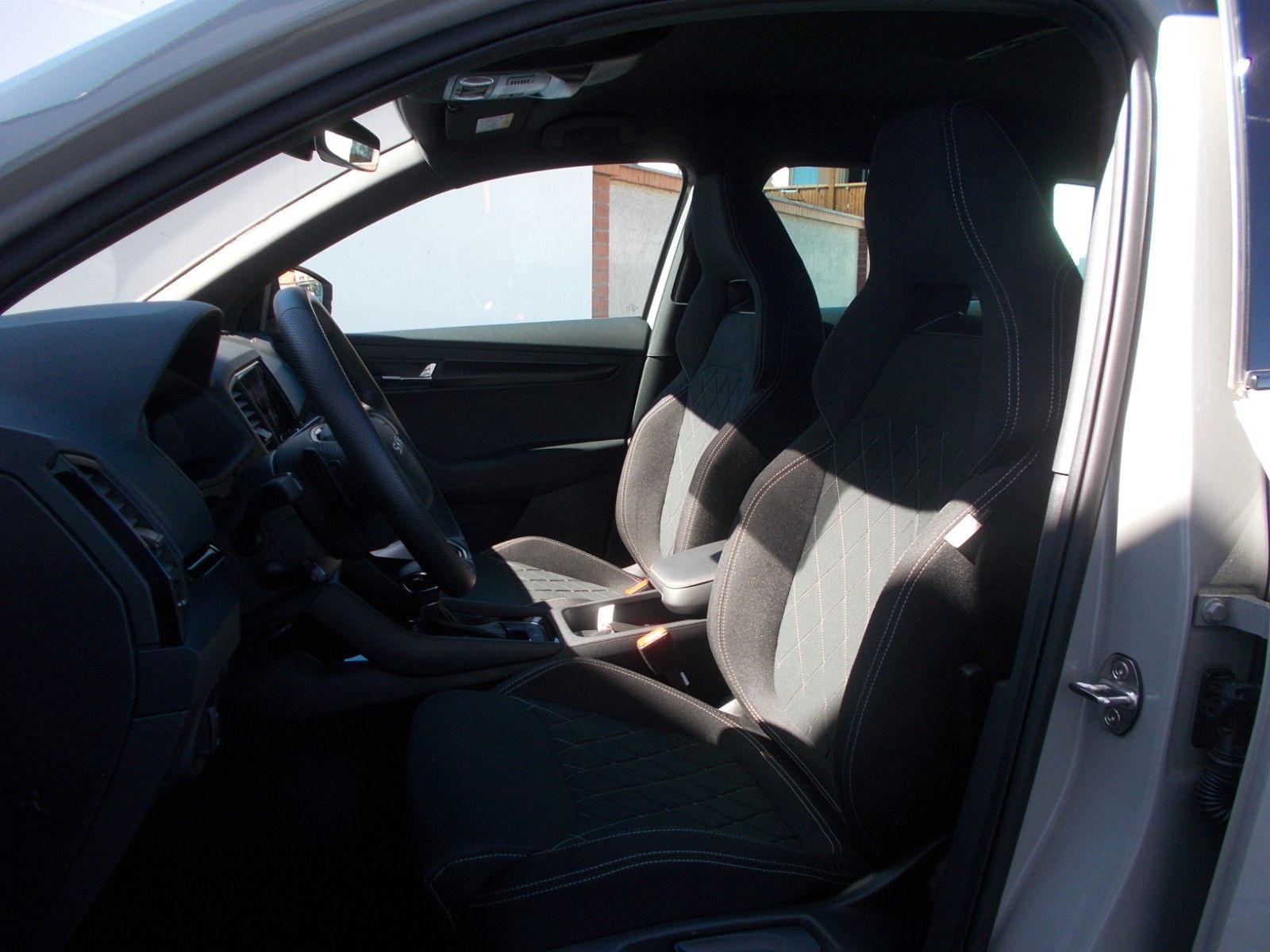 Skoda Karoq  1.5 TSI Sportline*DSG*Navi*LED *360° *AHK