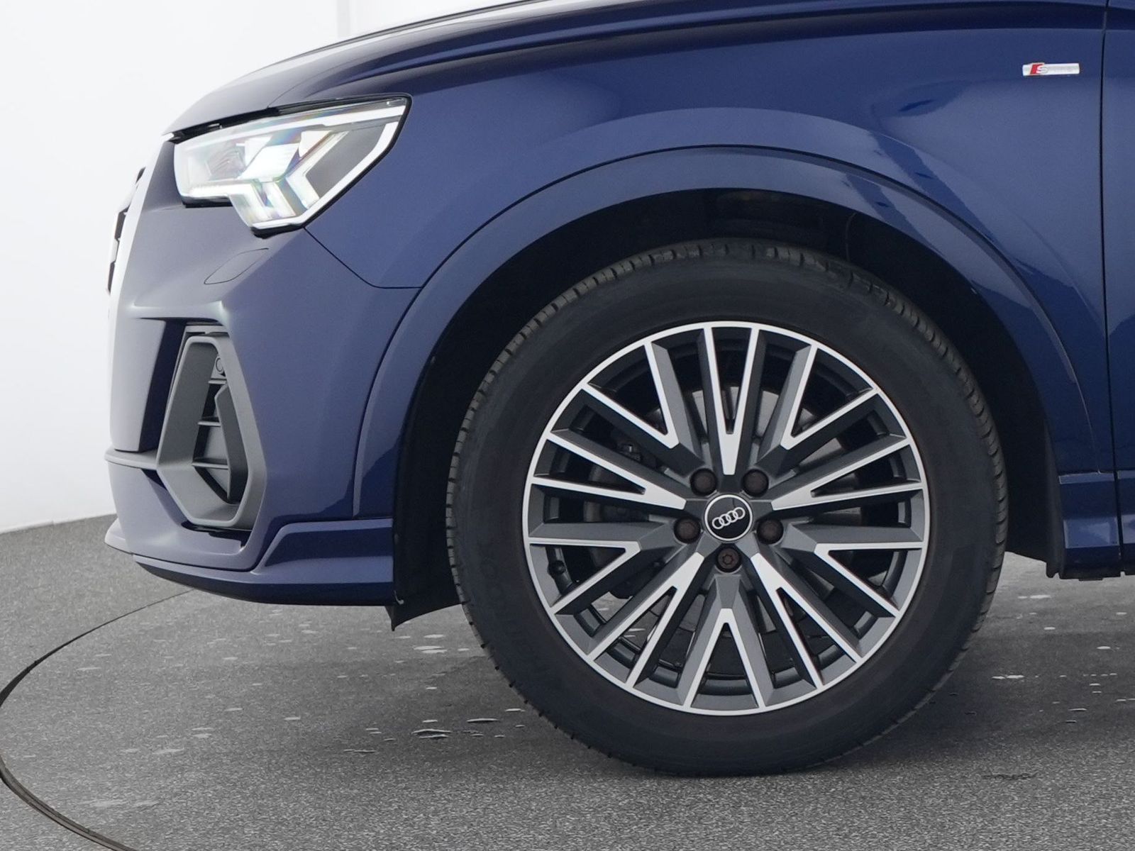 Audi Q3 S-Line - Samsaru's Car Outlet