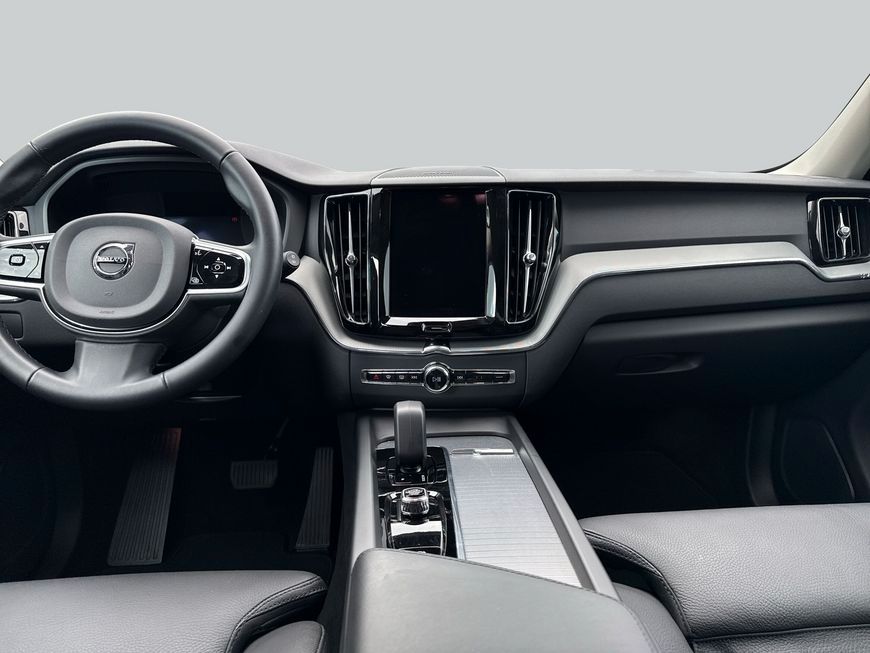 Volvo XC60 B5 B AWD Plus Dark