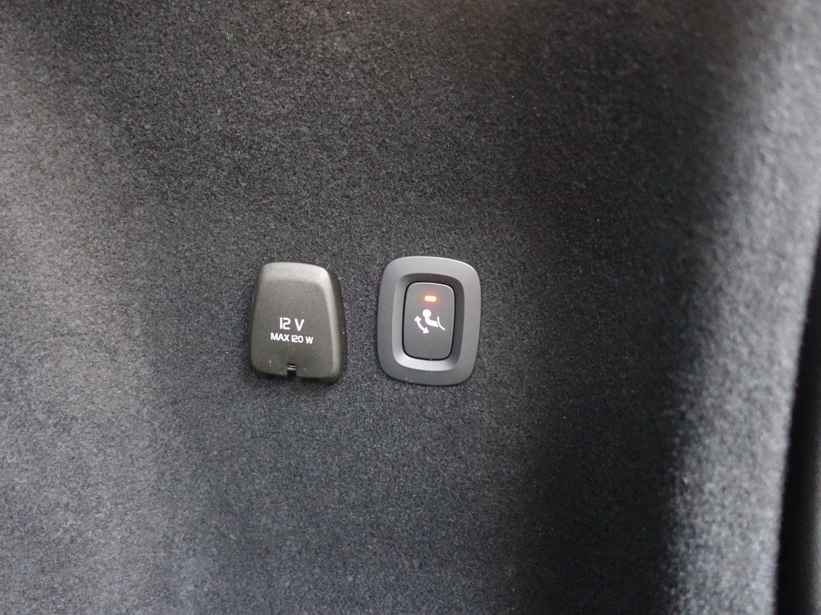 Volvo V60 Plus T6 AWD Plug-in Hybrid/AHK/360°/BLIS/H&K