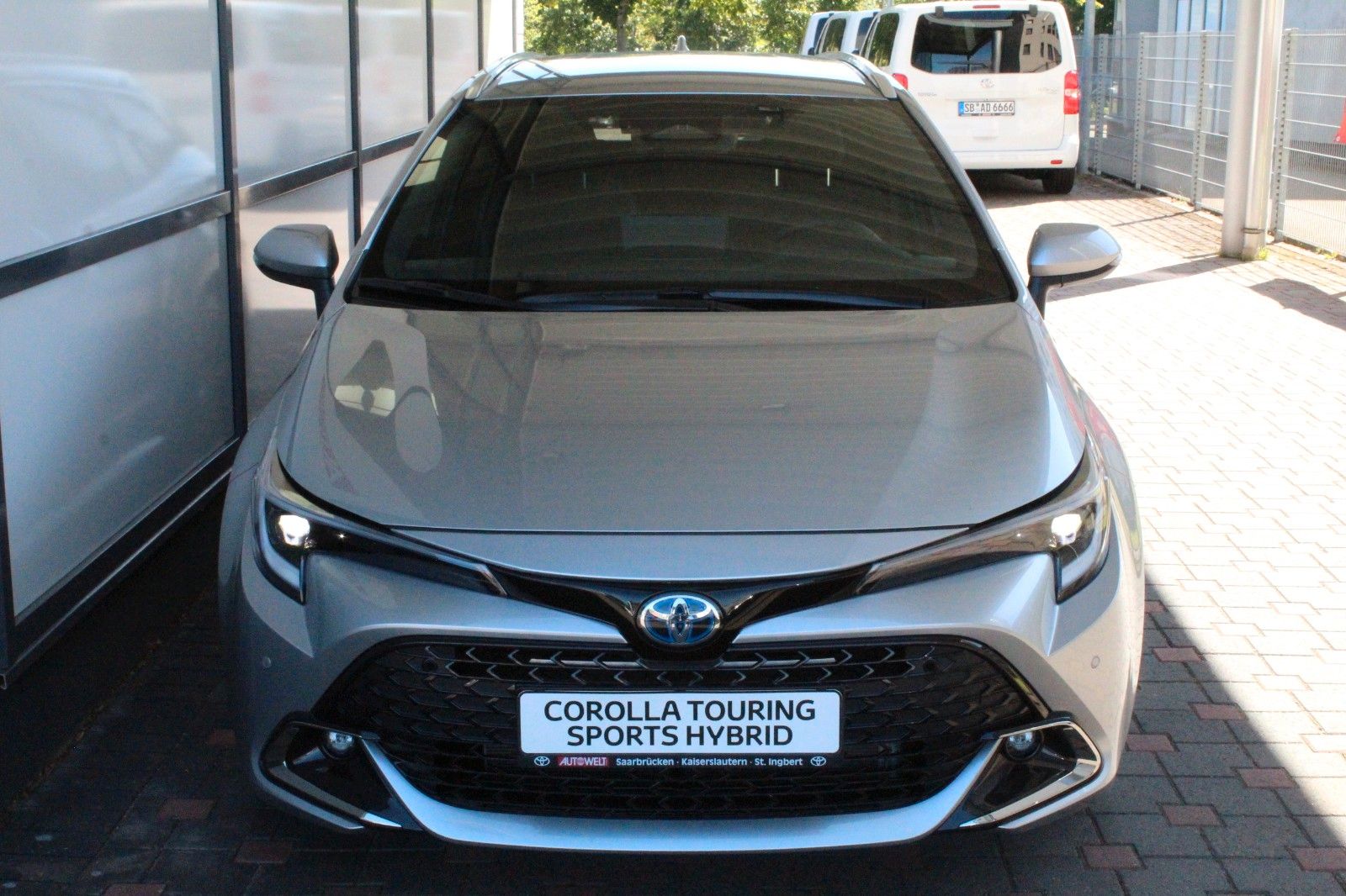 Toyota Corolla TS 2.0 Hybrid Team - Samsaru's Car Outlet