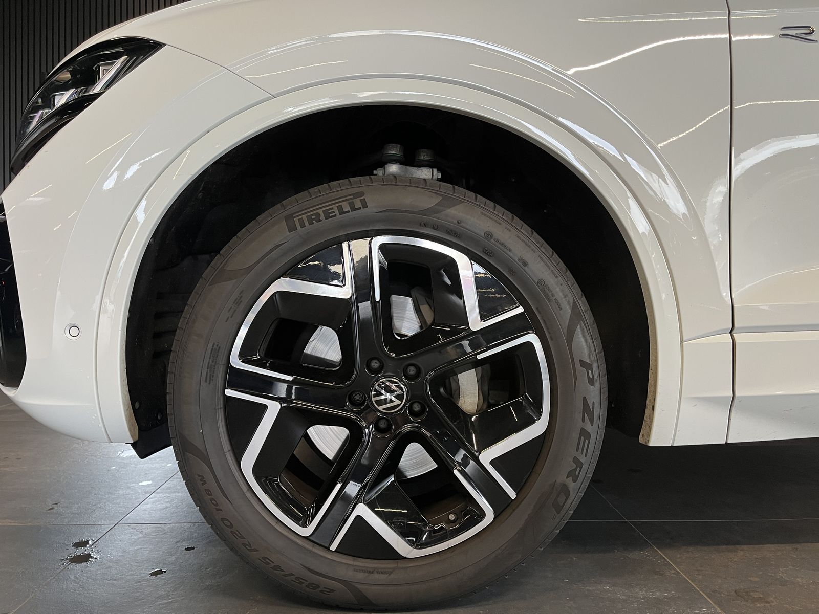 Volkswagen Touareg 3.0 TDI V6 4M R-Line/AHK/PANO/HUD/ACC/20