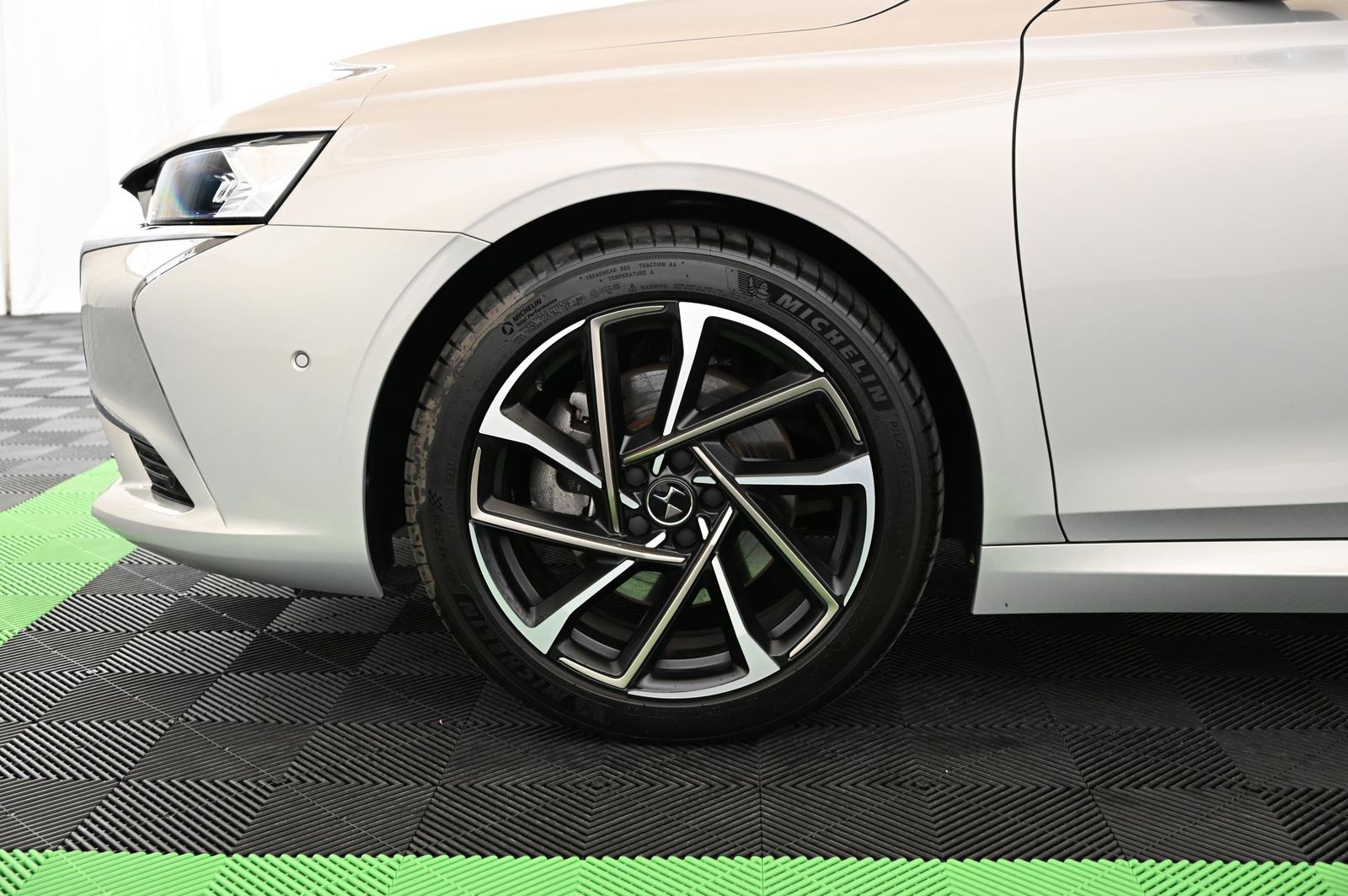 DS Automobiles DS9 1.6 E-Tense 250 RIVOLI+ UVP 68.000 EUR