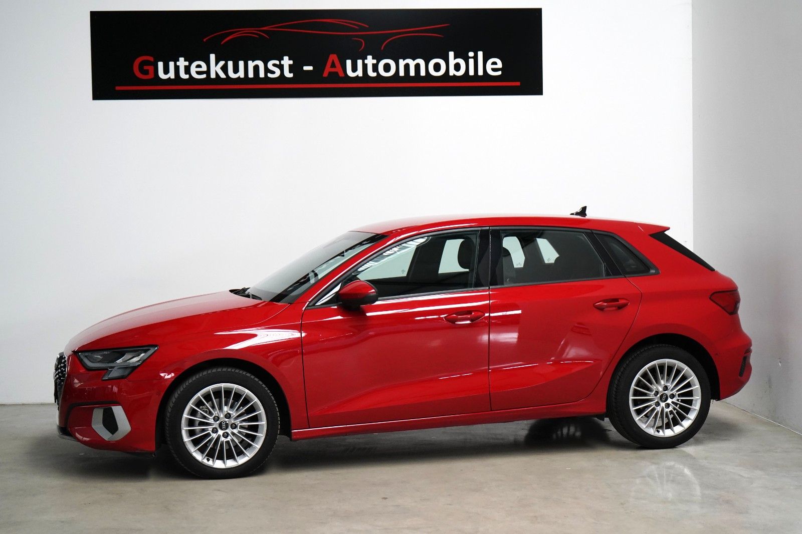 Audi A3 Spbg 30 TFSI Advanced - Samsaru's Car Outlet