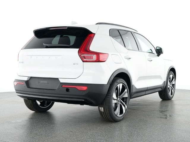 Volvo XC40 Plus Dark B4 20''LM Pano 360kam AHK Harman