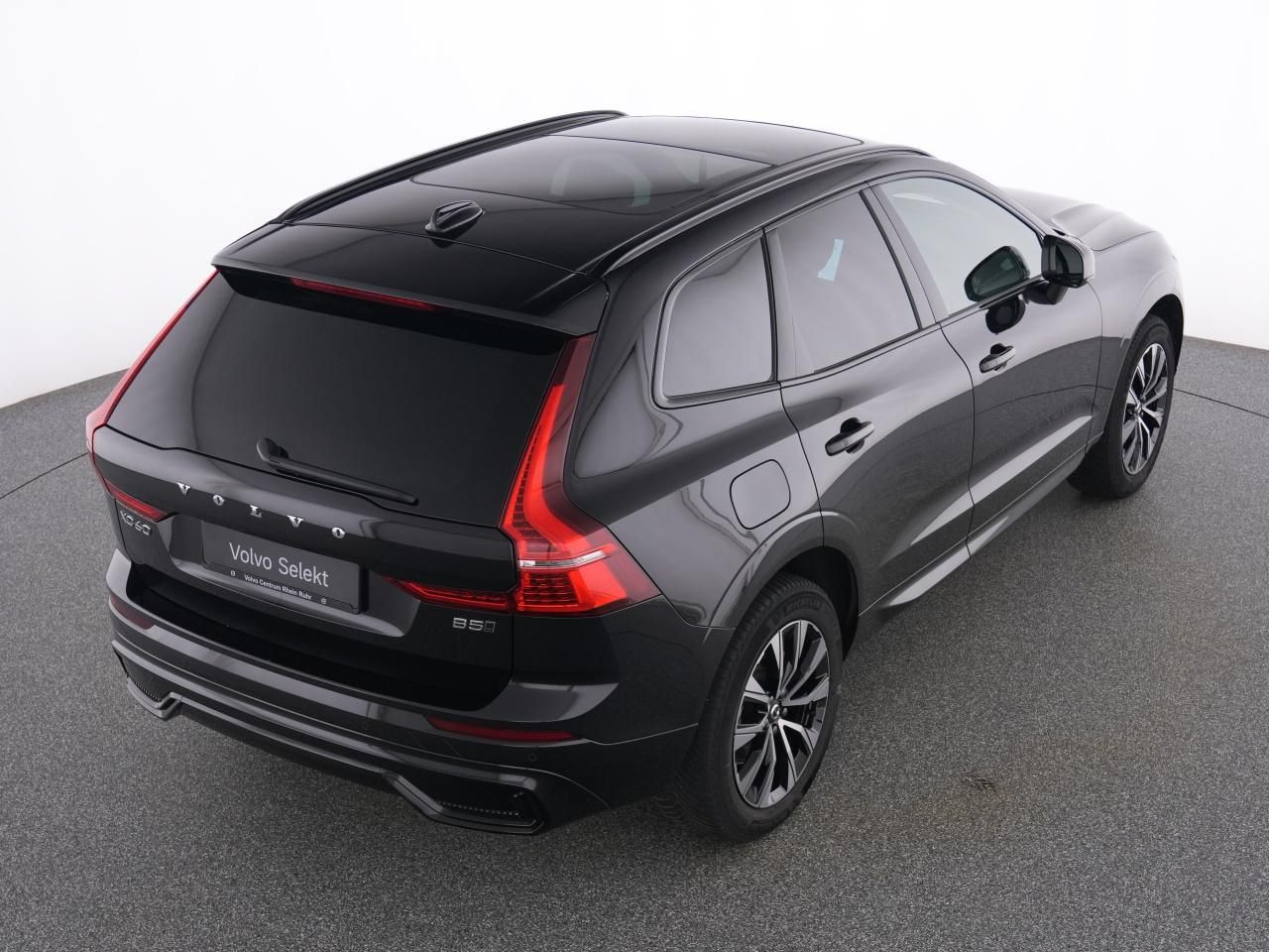 Volvo XC60 B5 AWD PLUS DARK AHK+H&KSOUND+PANO+MEMORY+