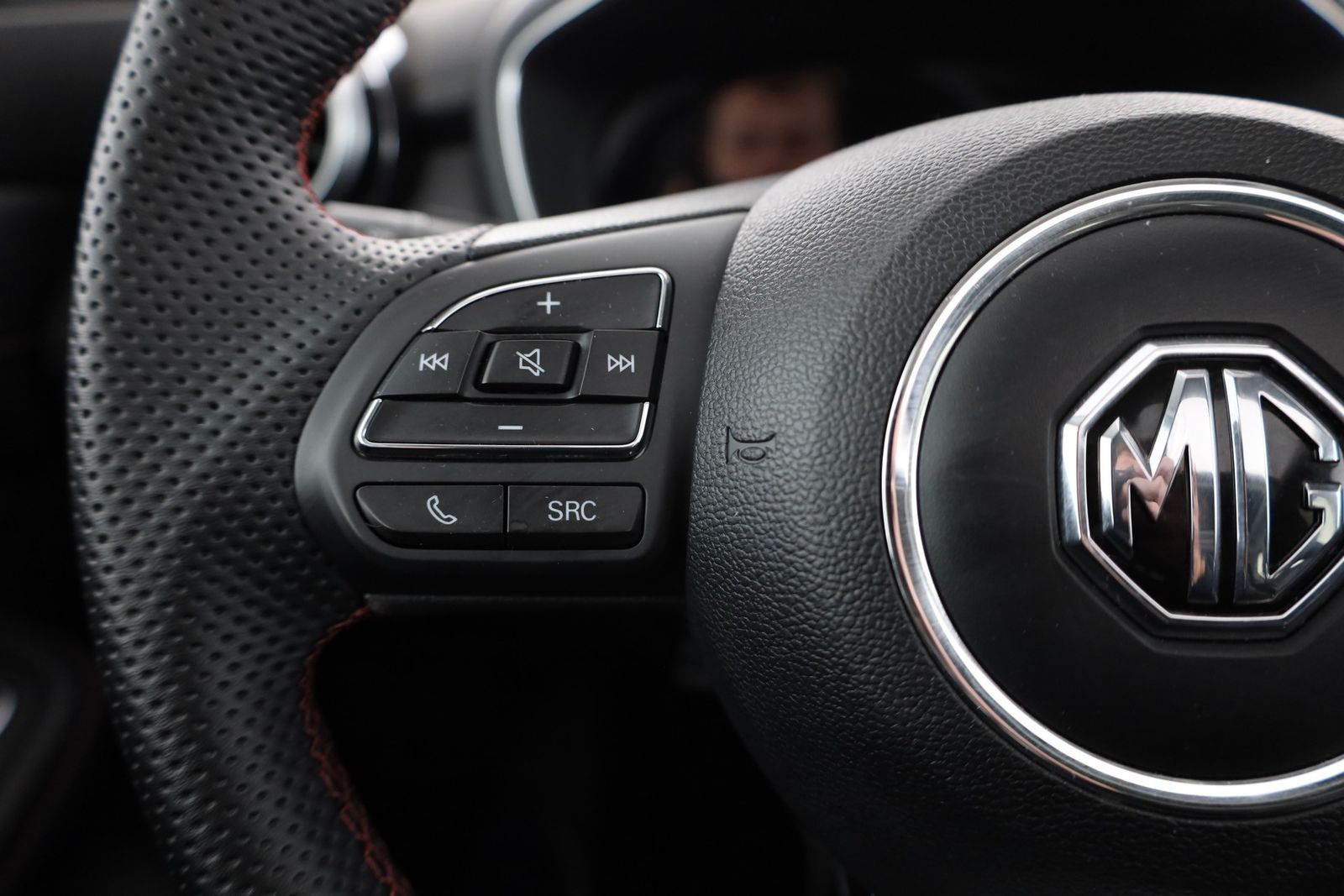 MG HS 1.5 T-GDI Luxury Aut. LED ACC Navi Pano