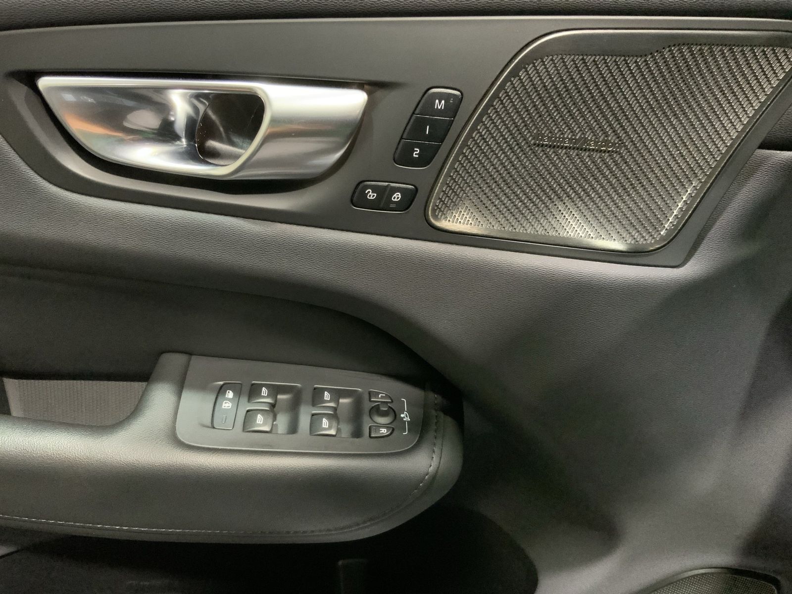 Volvo XC 60 B4 Plus Dark | 360° | Harman-Kardon | Pano