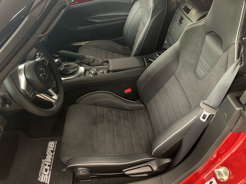 Mazda MX-5 2ST 1.5L SKYACTIV-G 132 6MT RWD Homura MX-5