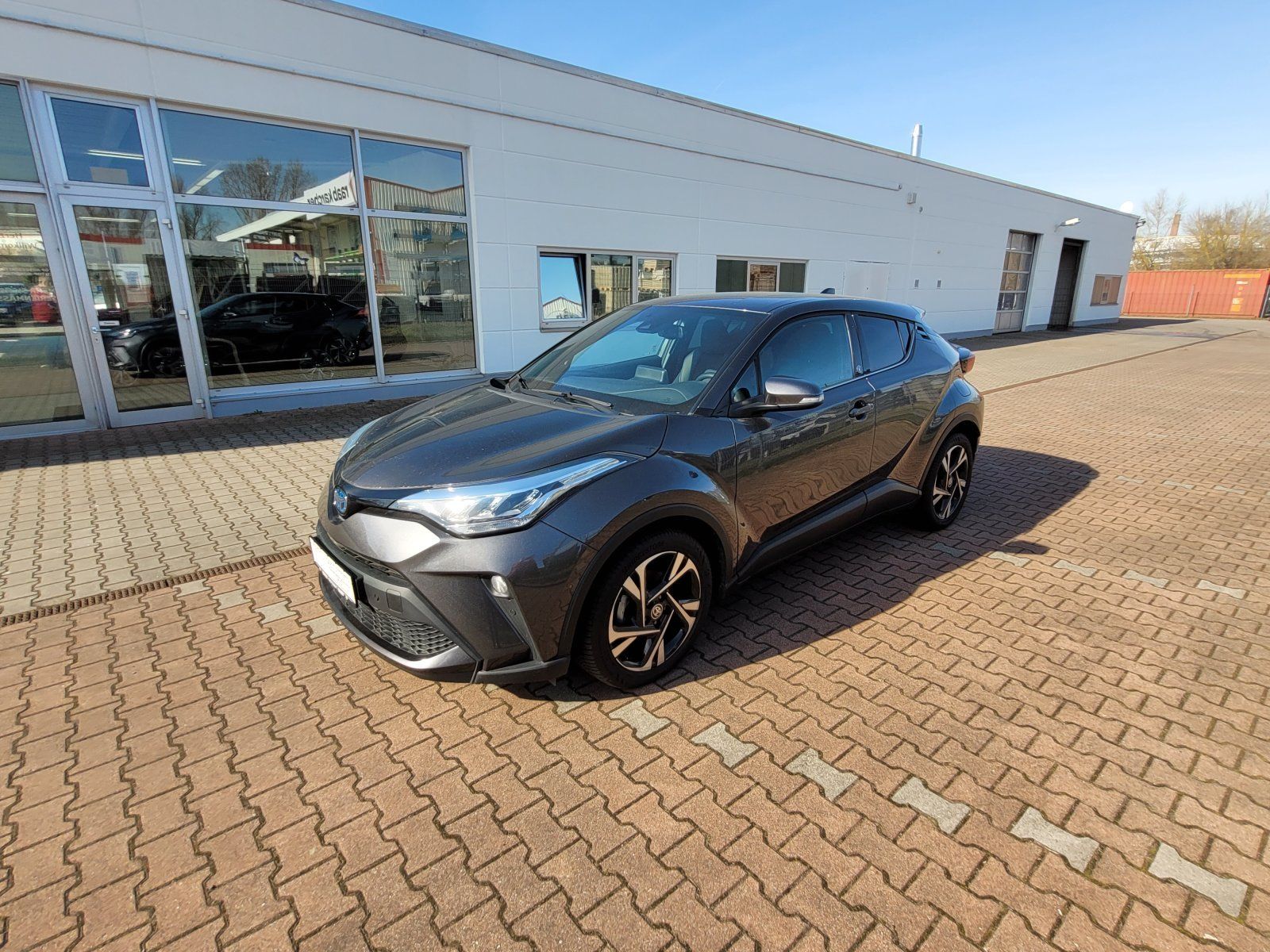 Toyota C-HR Hybrid Team D - Samsaru's Car Outlet