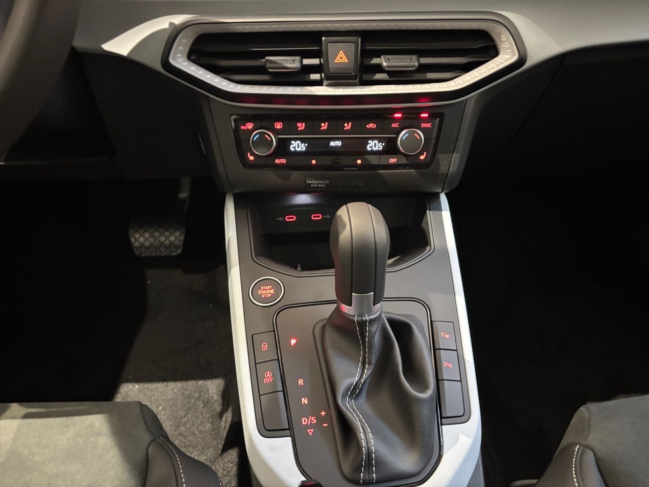 Seat Arona 1.0 TSI DSG Road Ed SOUND NAVI PDC V+H AHK