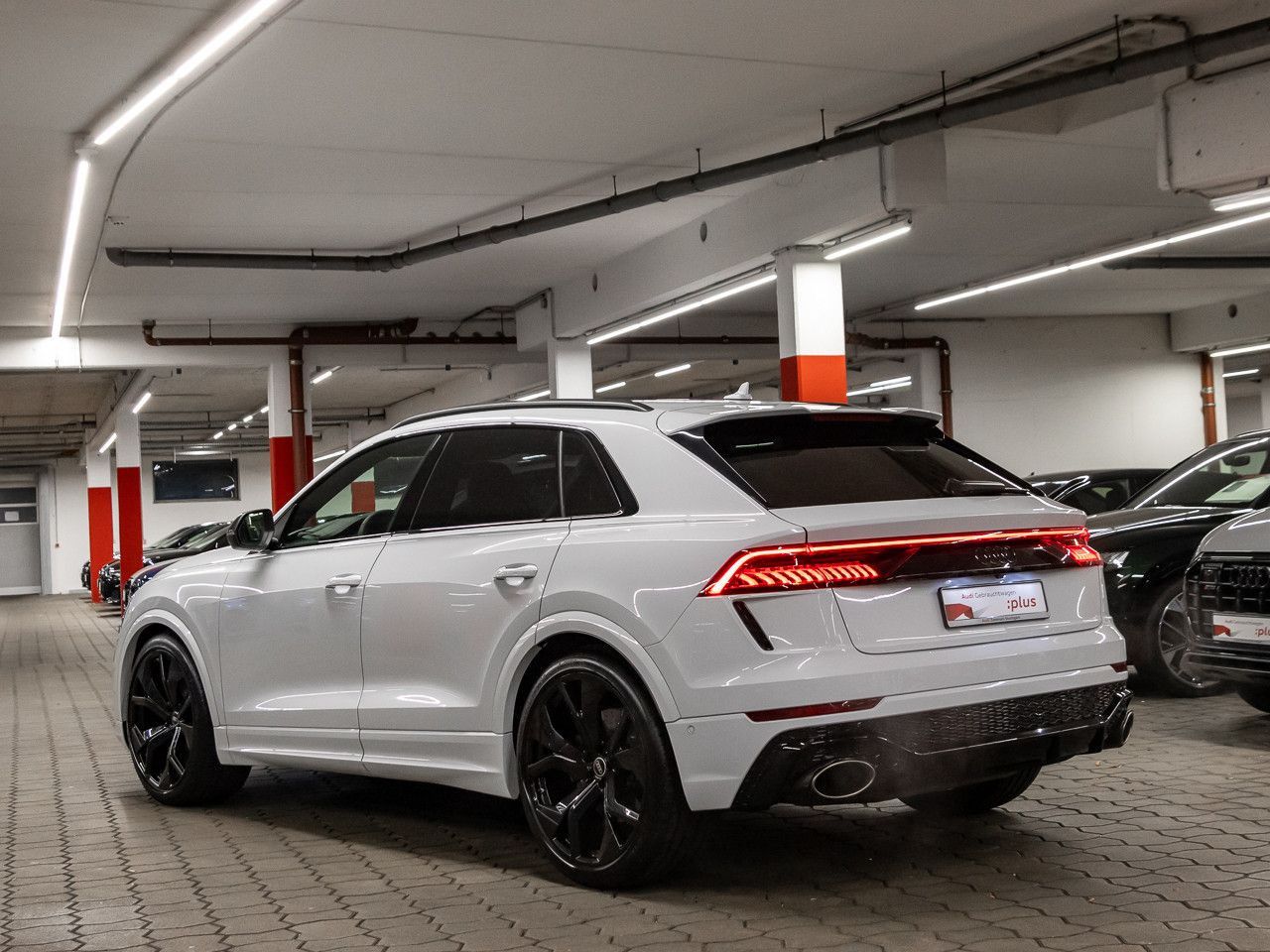 Audi RS Q8 4.0 TFSI quattro Dynamik plus Akrapovic