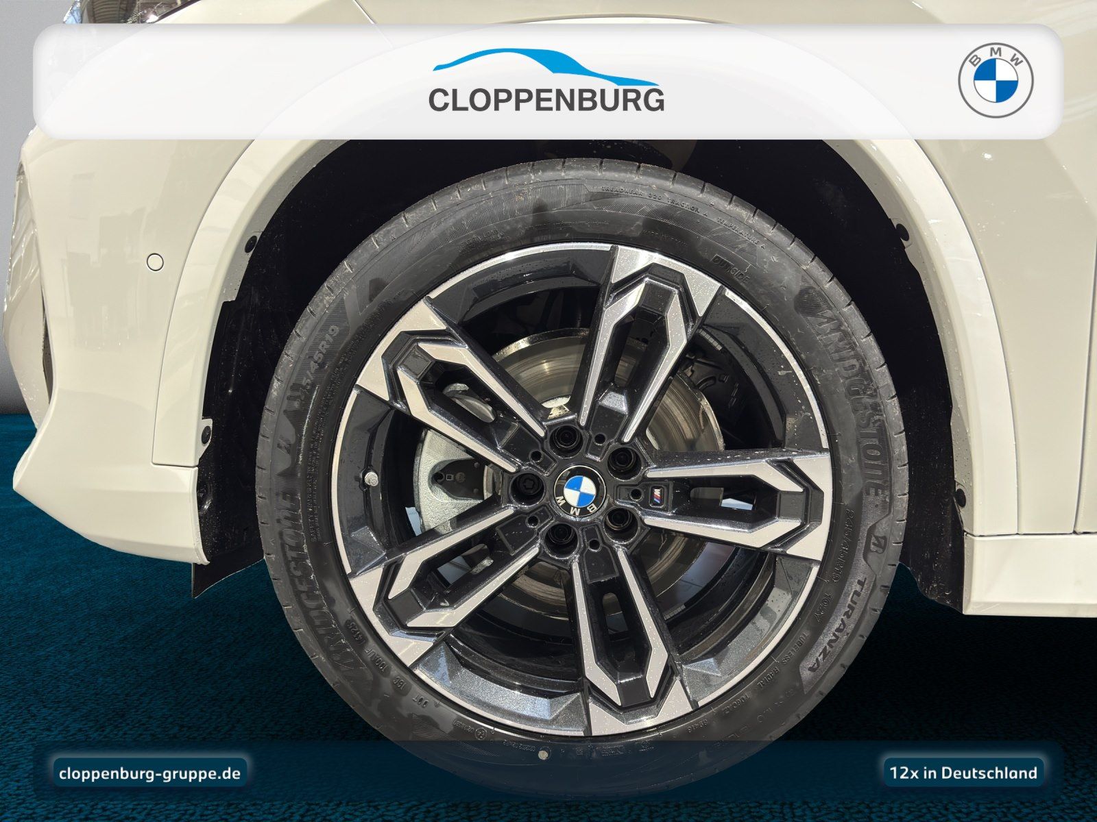 BMW iX1 xDrive30 Head-Up+AHK+StHz+StKlima+Navi+ACC
