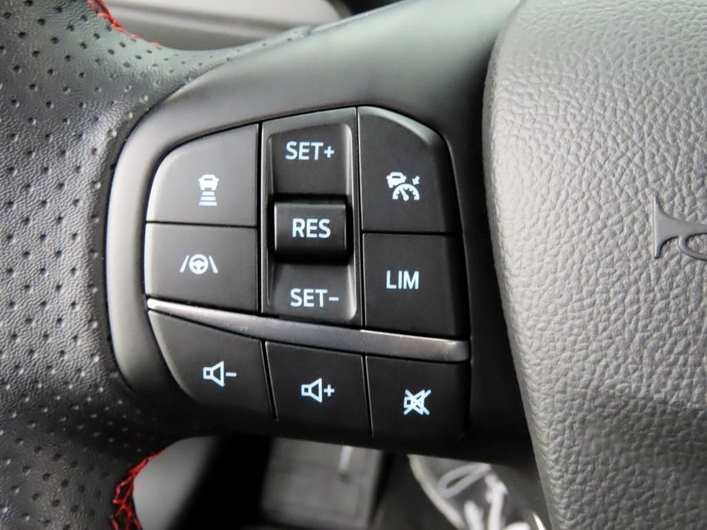 Ford Focus 1.0 M-Hybrid Aut. ST-Line iACC+Kam+LED+SHZ