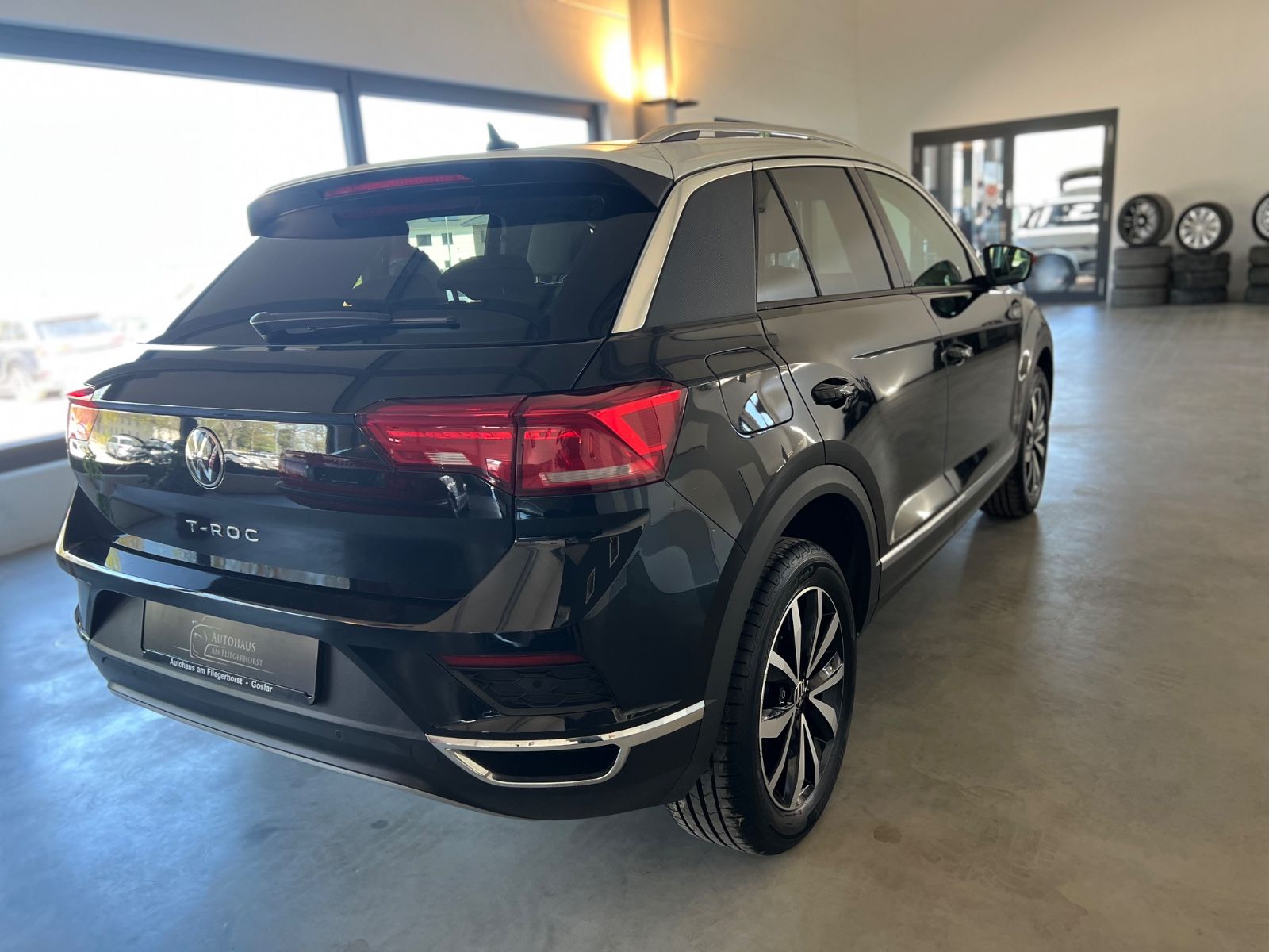 Volkswagen T-Roc 1.5 TSI Style - Samsaru's Car Outlet