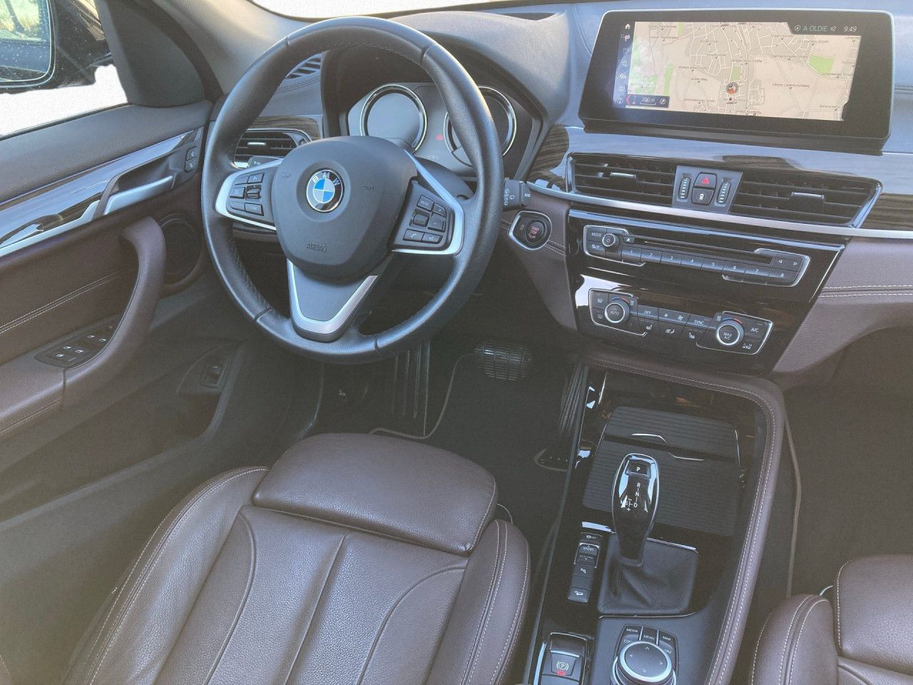 BMW X1 xDrive25i Sport Line - Samsaru's Car Outlet