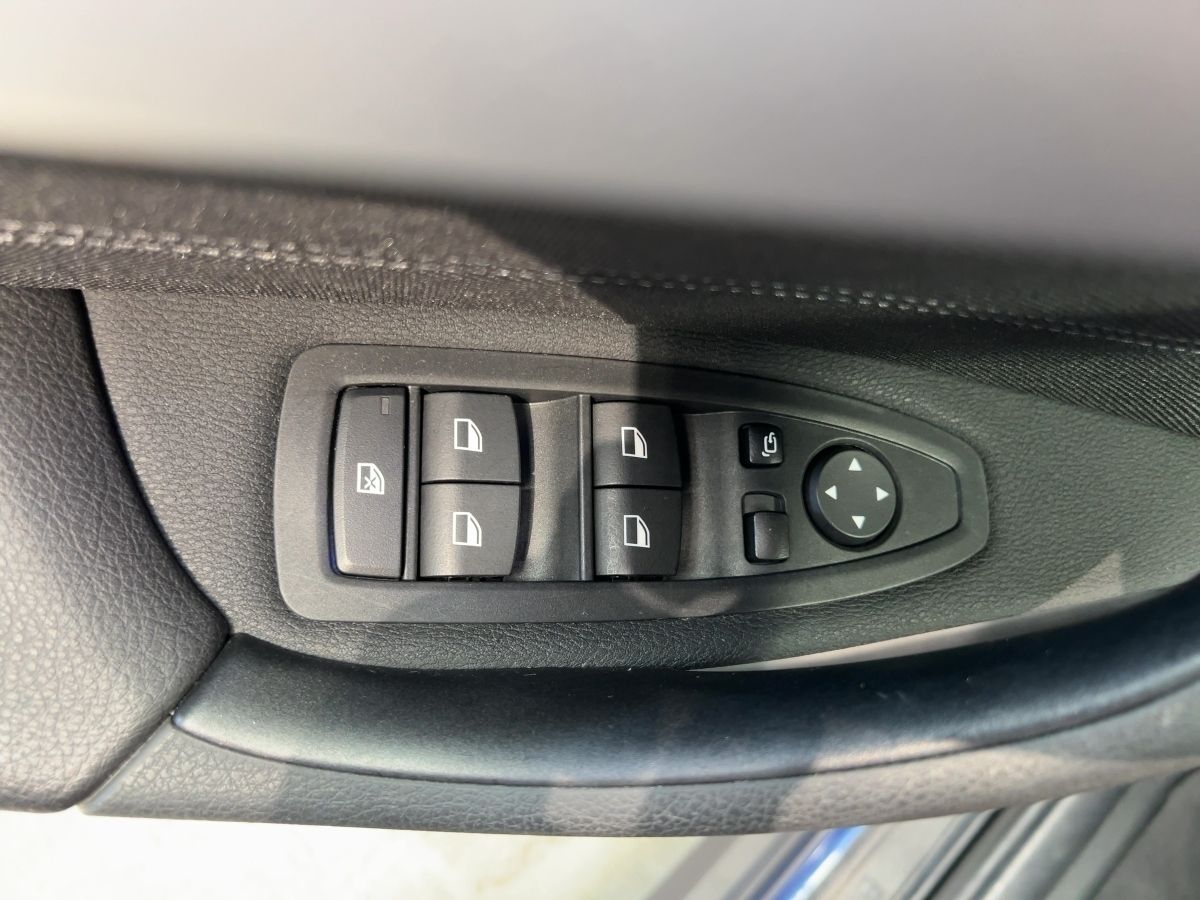BMW X1 xDrive 2.0i Advantage - Samsaru's Car Outlet