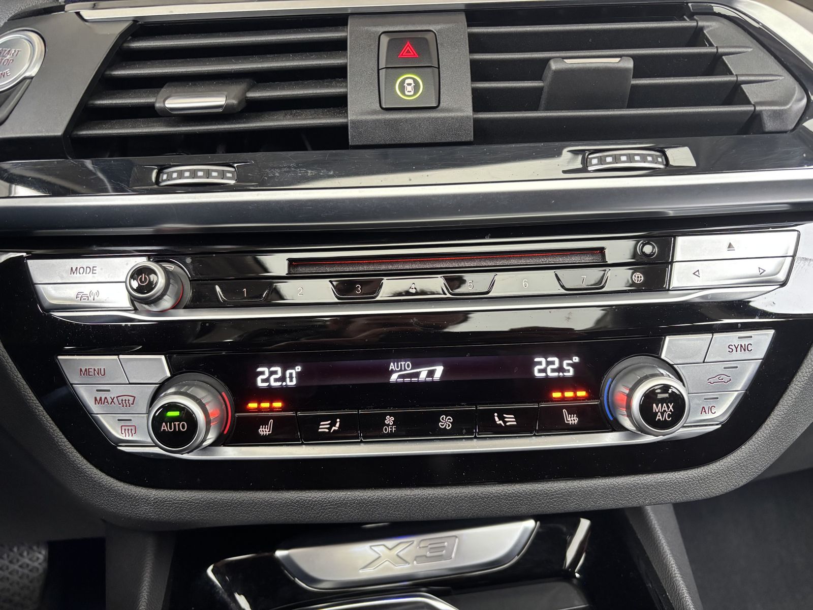 BMW X3 30d xDrive Luxury Line AHK ACC LEDER HUD LED