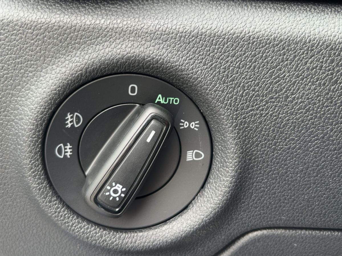 Skoda Fabia Monte Carlo 1,5 TSI DSG NAVI SOUNDSYST ACC