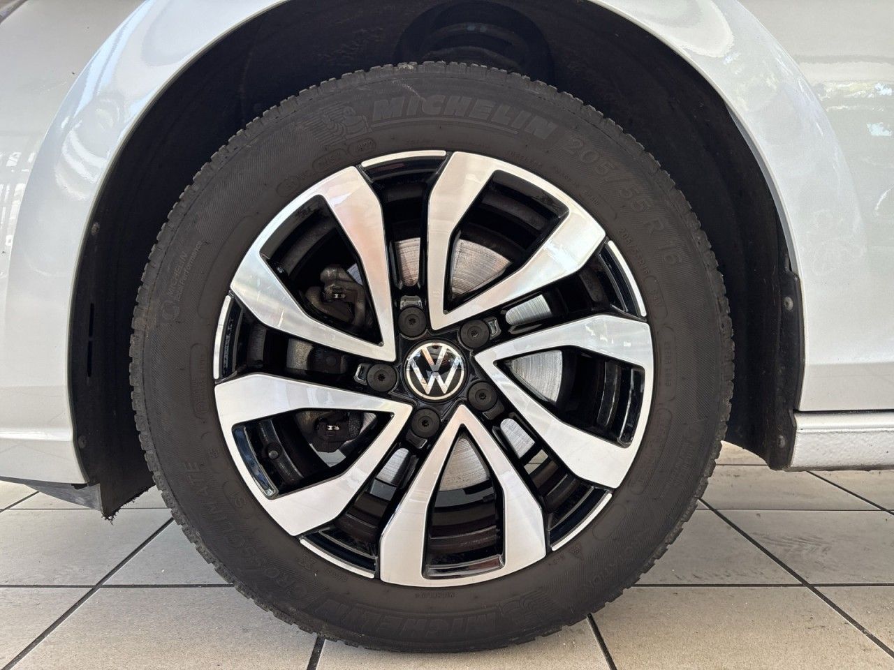 Volkswagen Golf VIII 1.0 l eTSI Active - Samsaru's Car Outlet