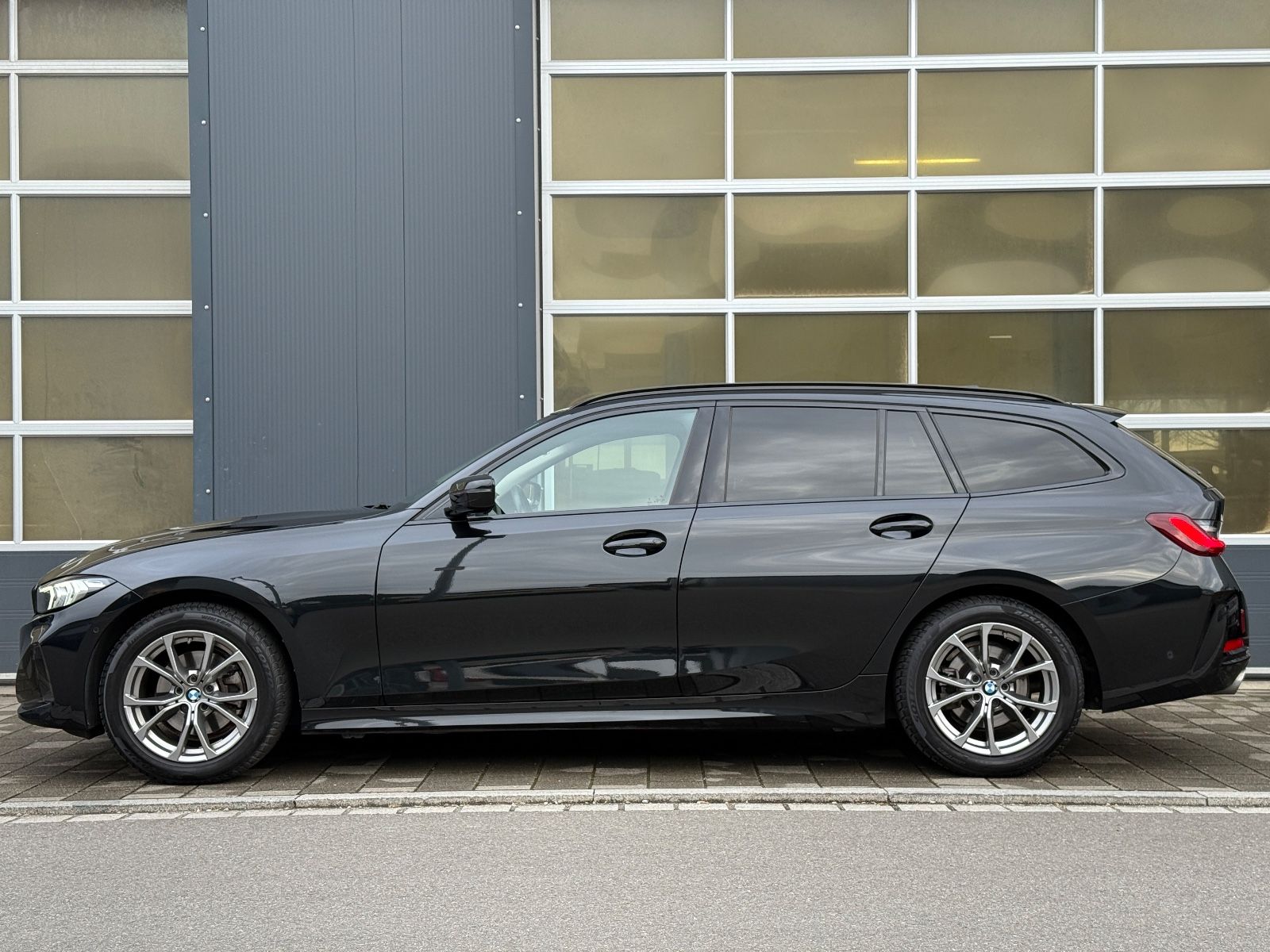 BMW 320 d xDrive - Samsaru's Car Outlet