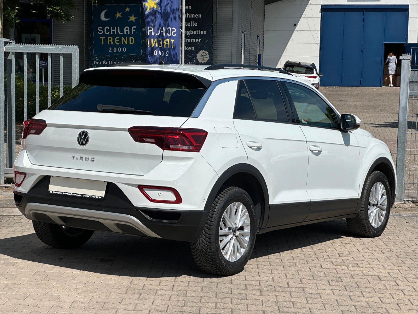 Volkswagen T-Roc Life - Samsaru's Car Outlet