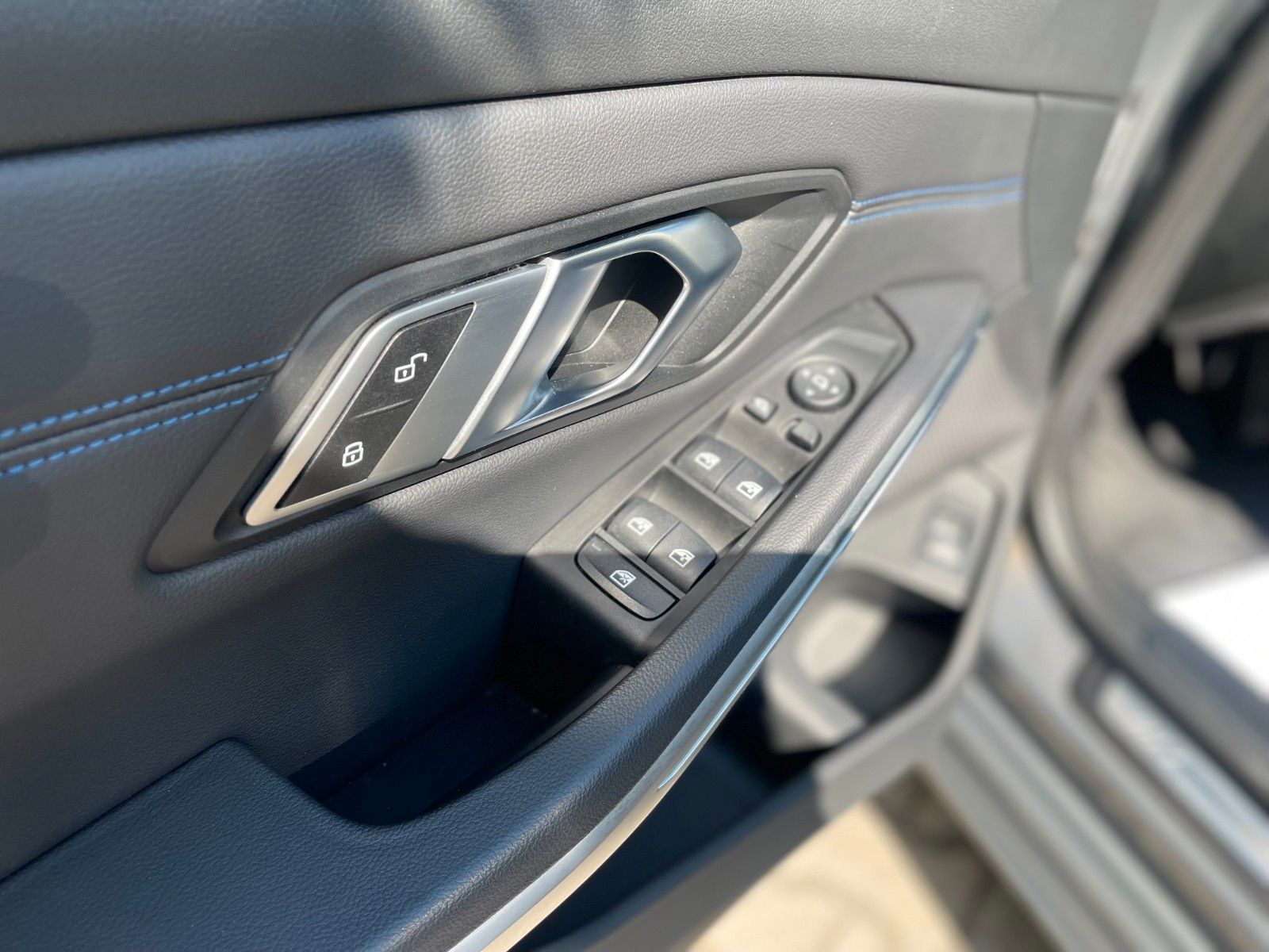 BMW 320d xDrive M-Sport - Samsaru's Car Outlet