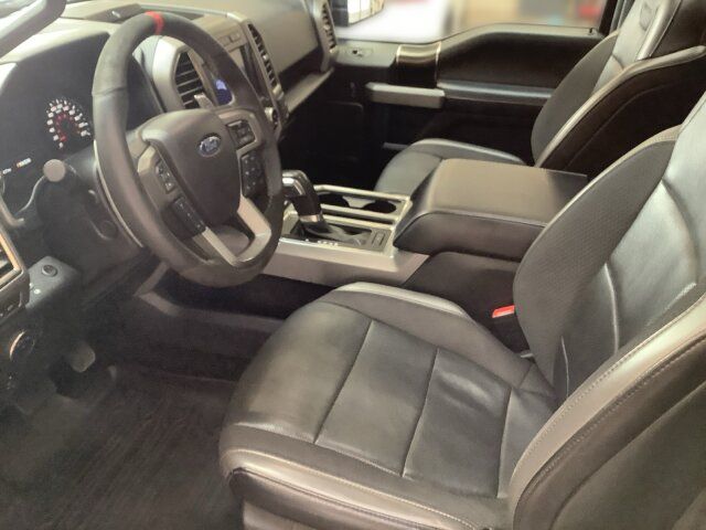 Ford Raptor - Samsaru's Car Outlet