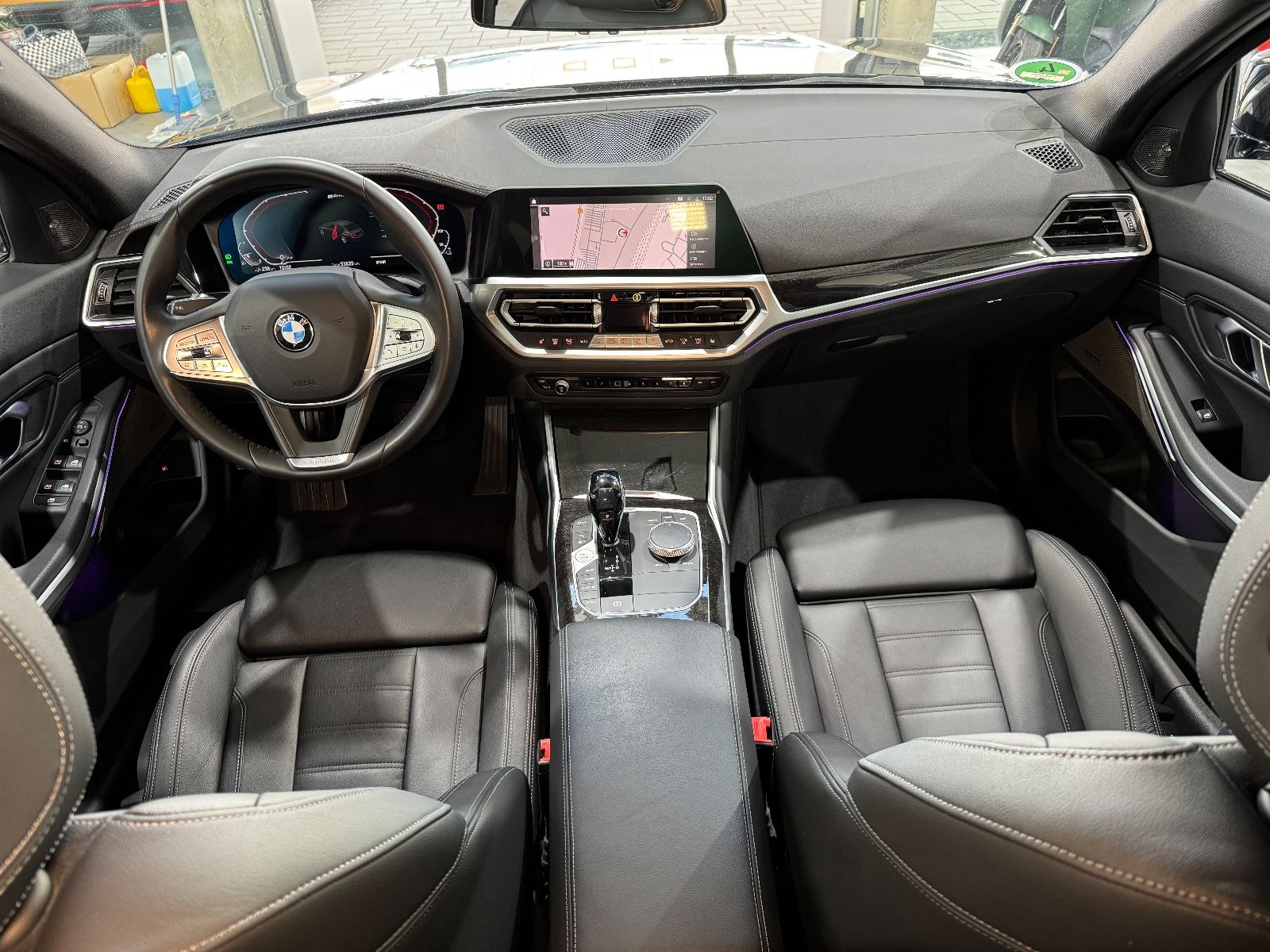 BMW 330 e Luxury Line Individual - Samsaru's Car Outlet