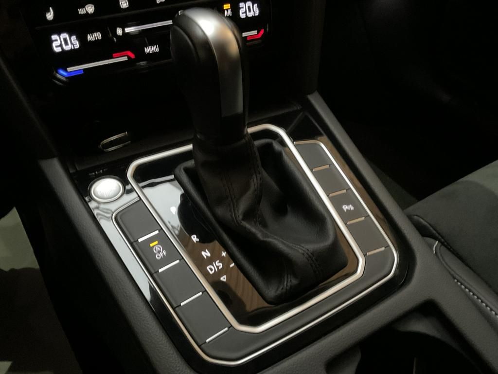 Volkswagen Passat Variant 1.5 TSI DSG Elegance - Samsaru's Car Outlet