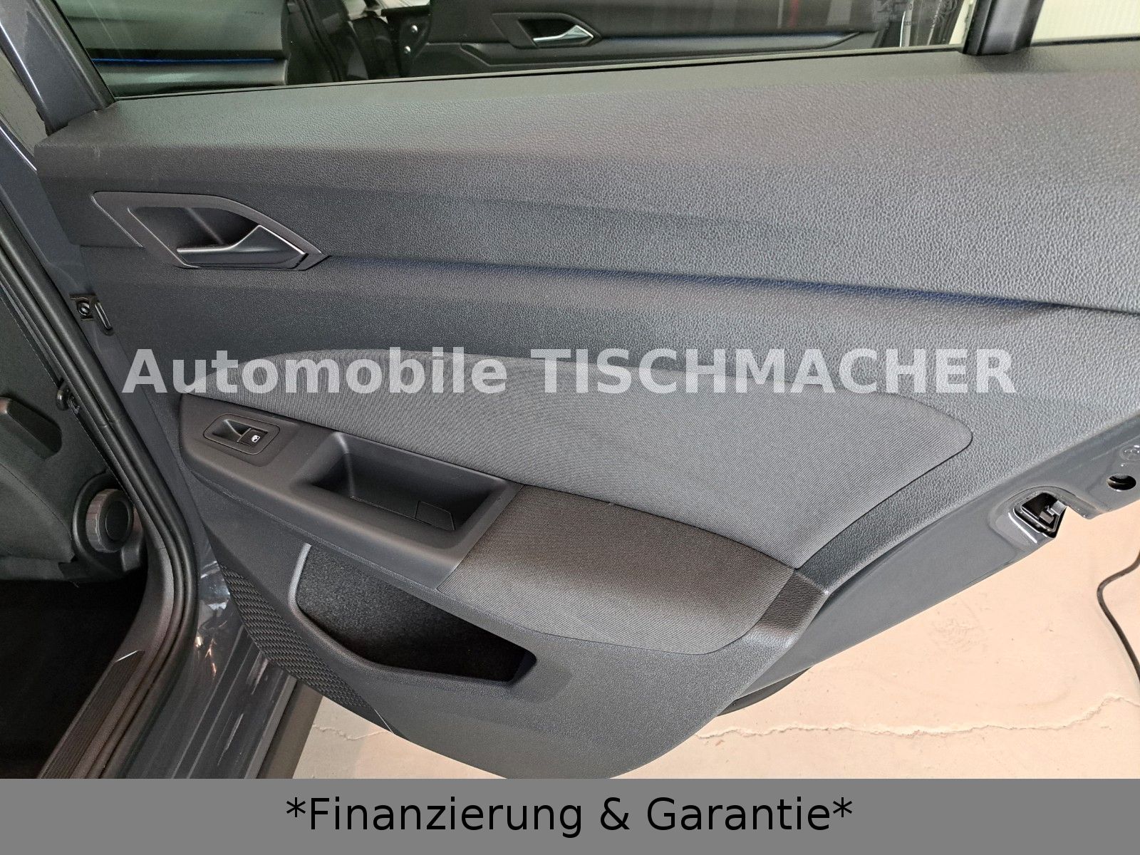 Volkswagen Golf VIII DSG - Samsaru's Car Outlet