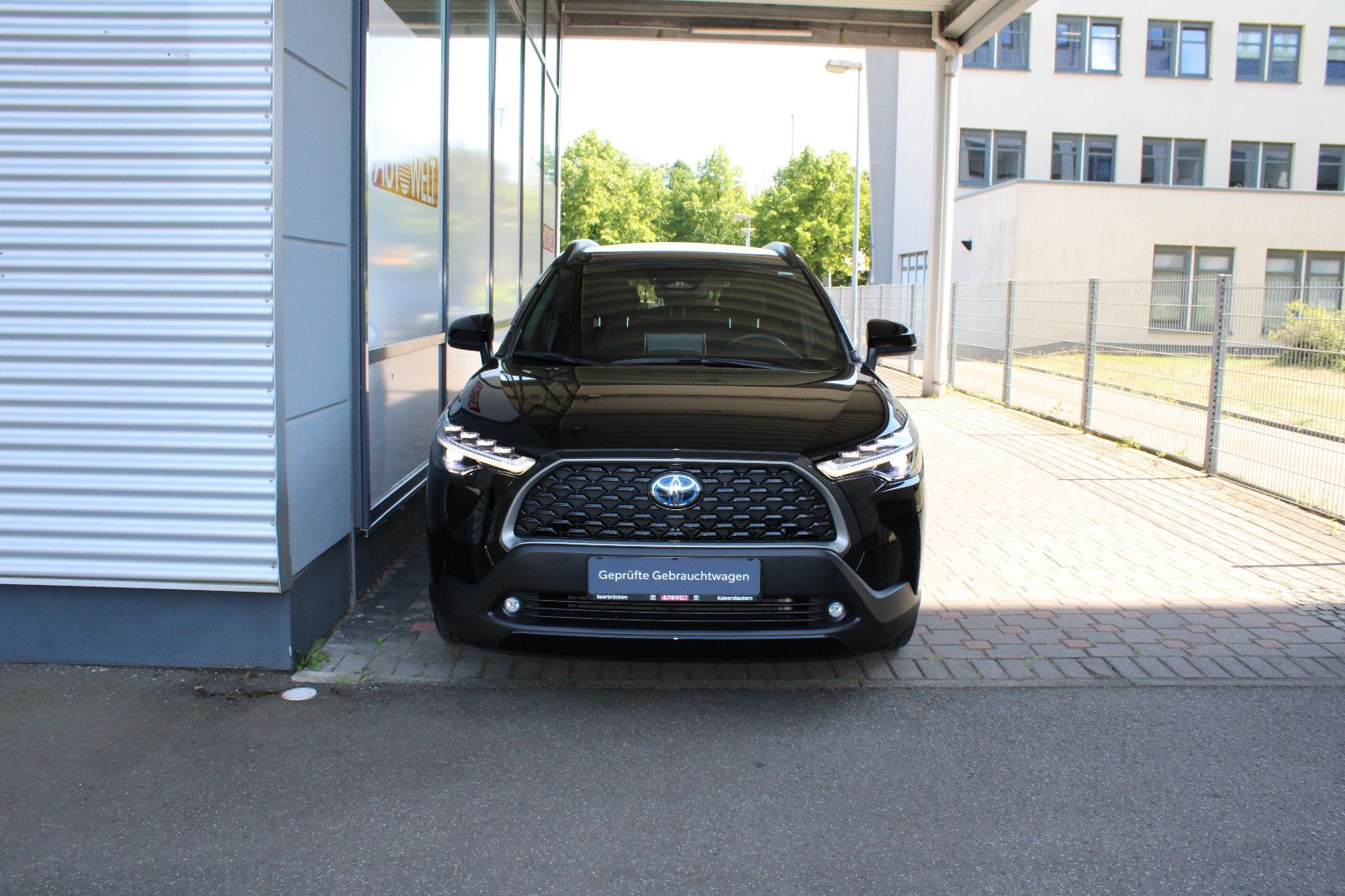 Toyota Corolla Cross 2.0 Hybrid AWD - Samsaru's Car Outlet
