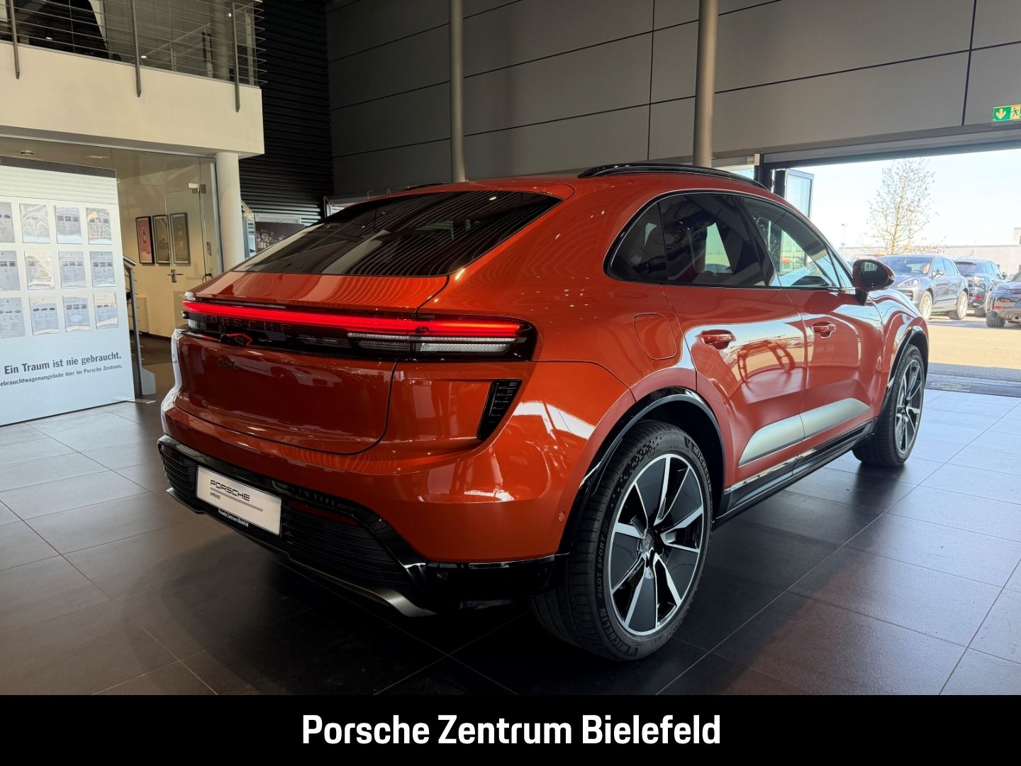 Porsche Macan Turbo HA-Lenkung InnoDrive Surround-View