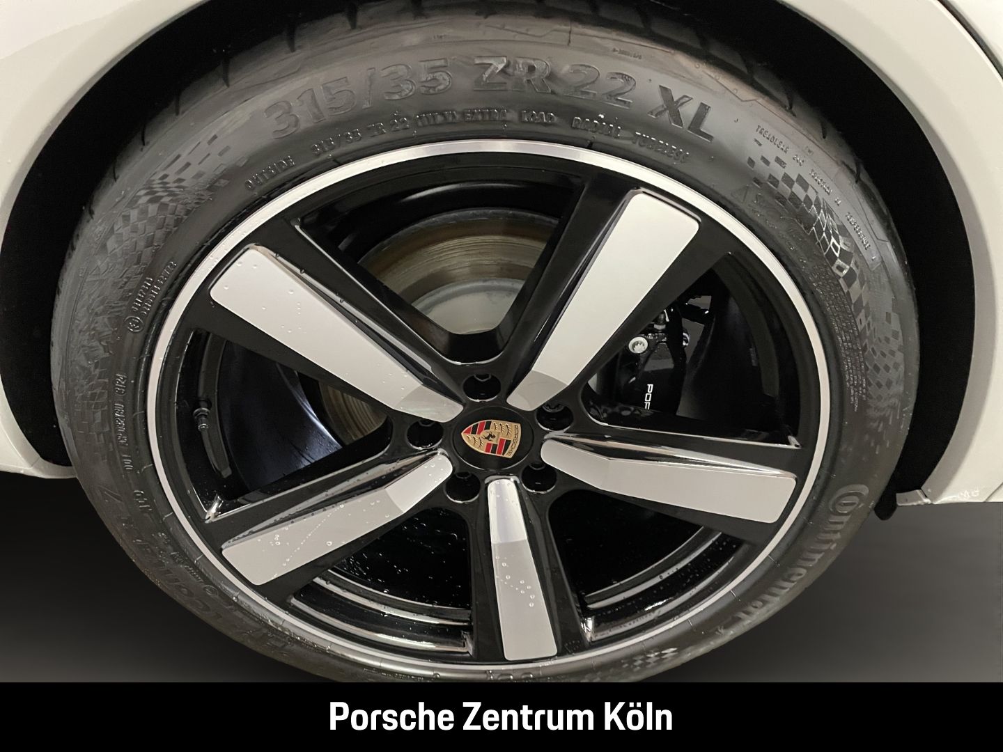 Porsche Cayenne GTS Carbon-Deisgn Sportabgas LED-Matrix
