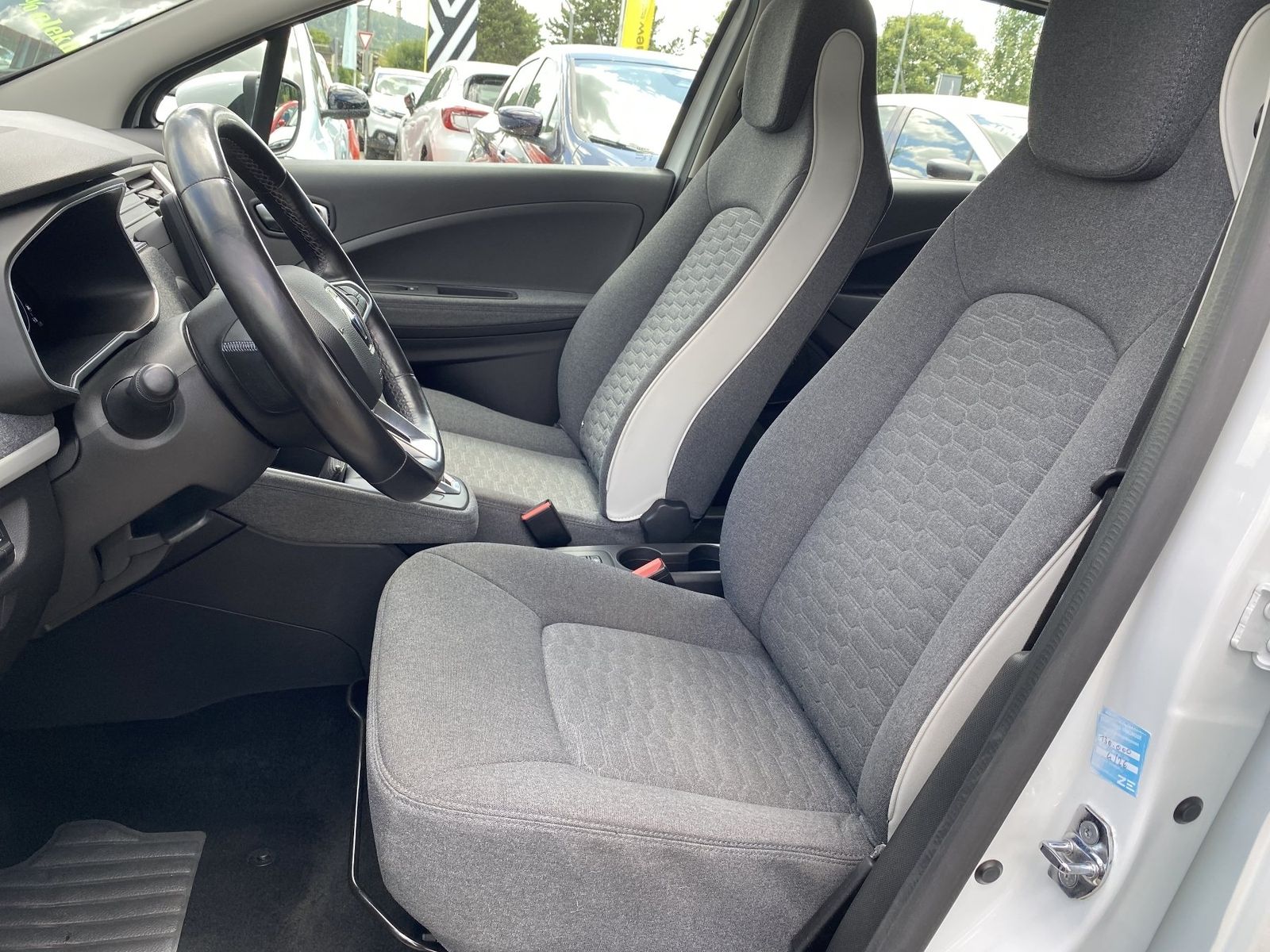 Renault ZOE Experience Batterie Inclusive R110 Z.E. 50" → "Renault ZOE Experience Batterie Inclusive R110 Z.E. 50 - Samsaru's Car Outlet