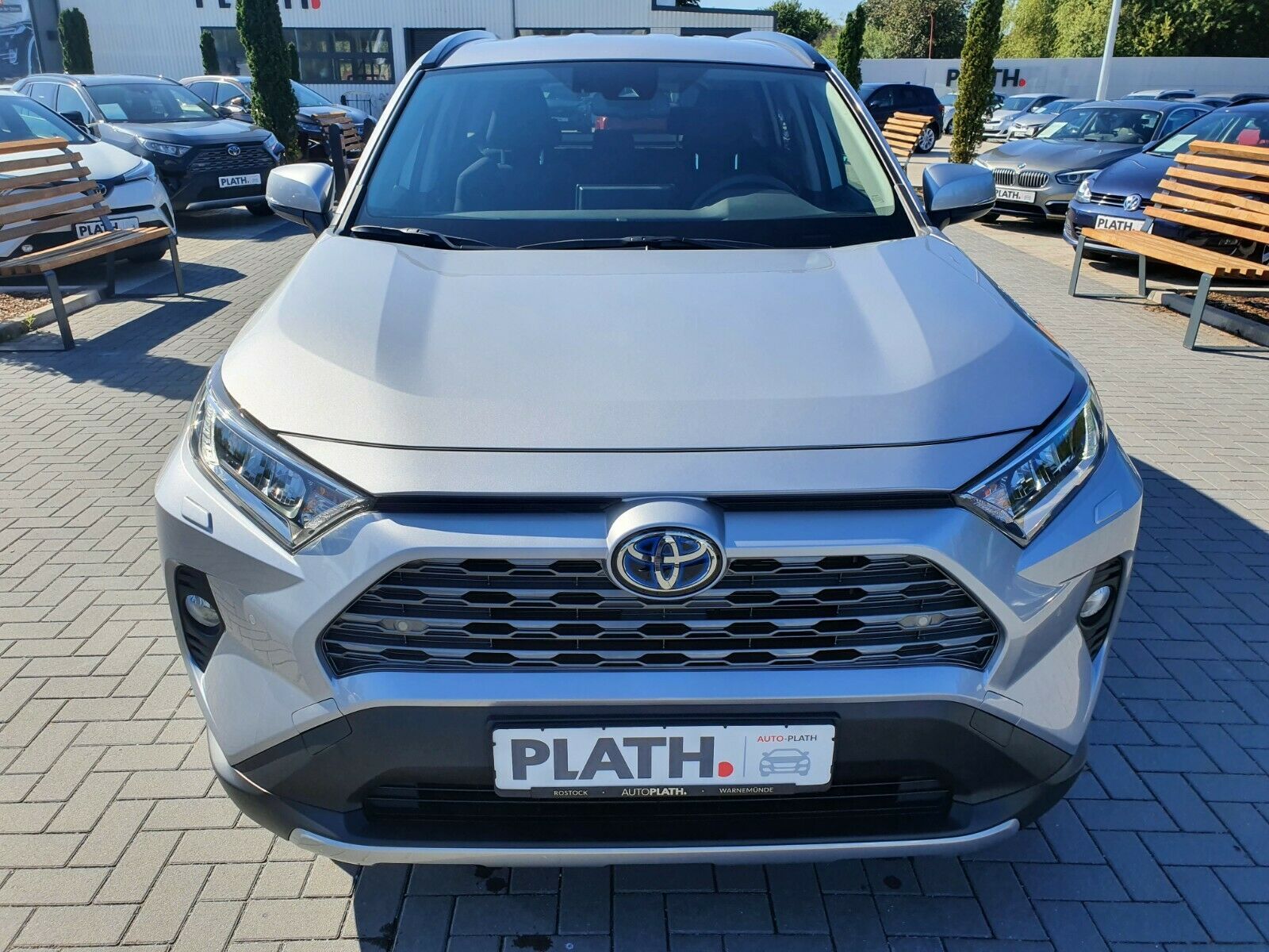 Toyota RAV 4 2.5 Hybrid - Samsaru's Car Outlet