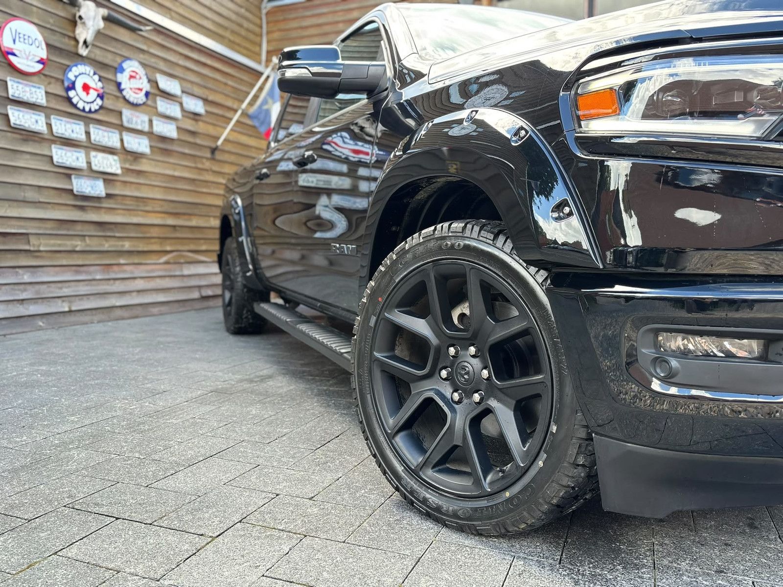 Dodge RAM 1500 Laramie Night Rambox 360° Alpine LPG