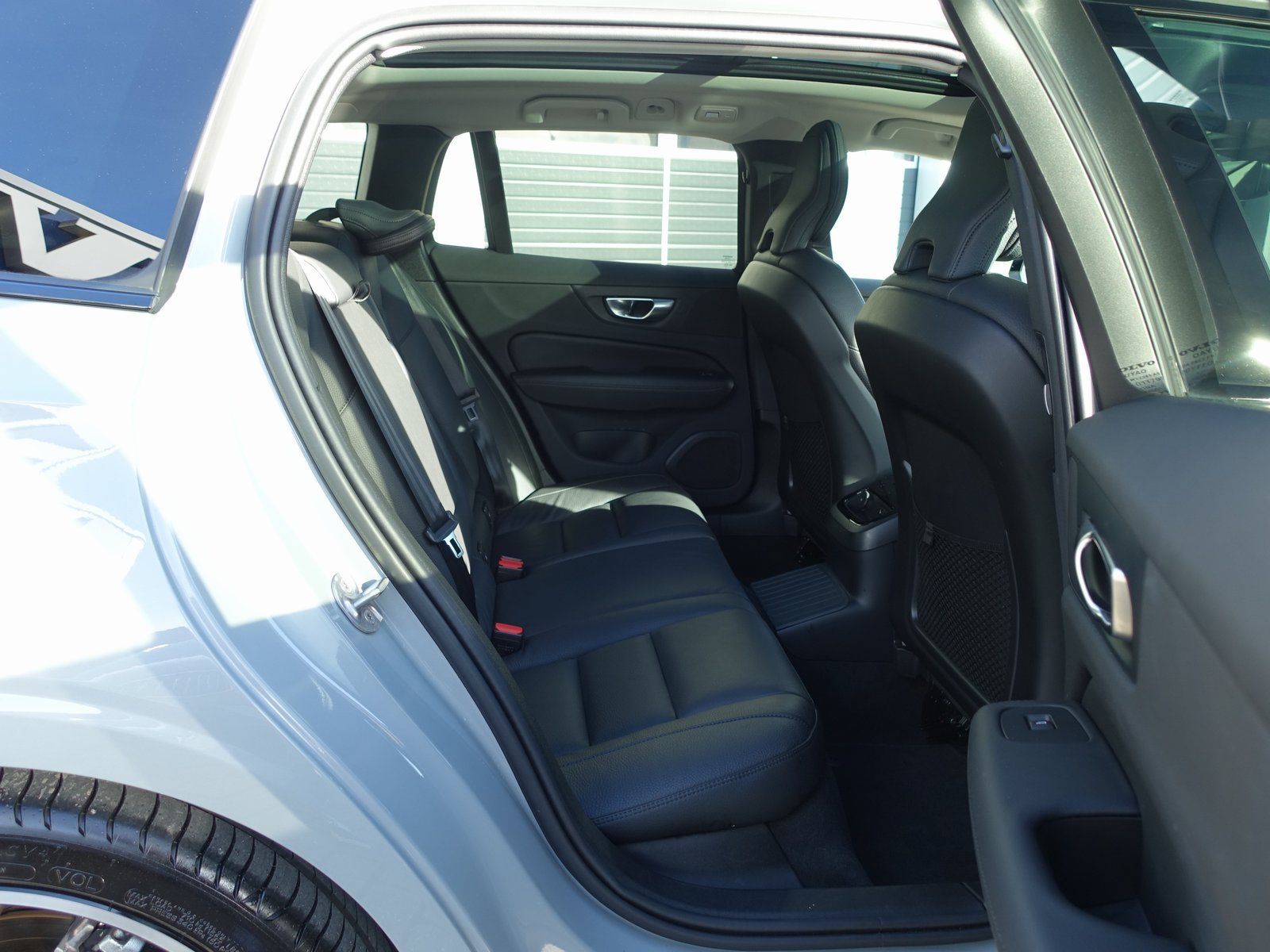Volvo V60 Plus T6 AWD Plug-in Hybrid/AHK/Pano/360°/H&K